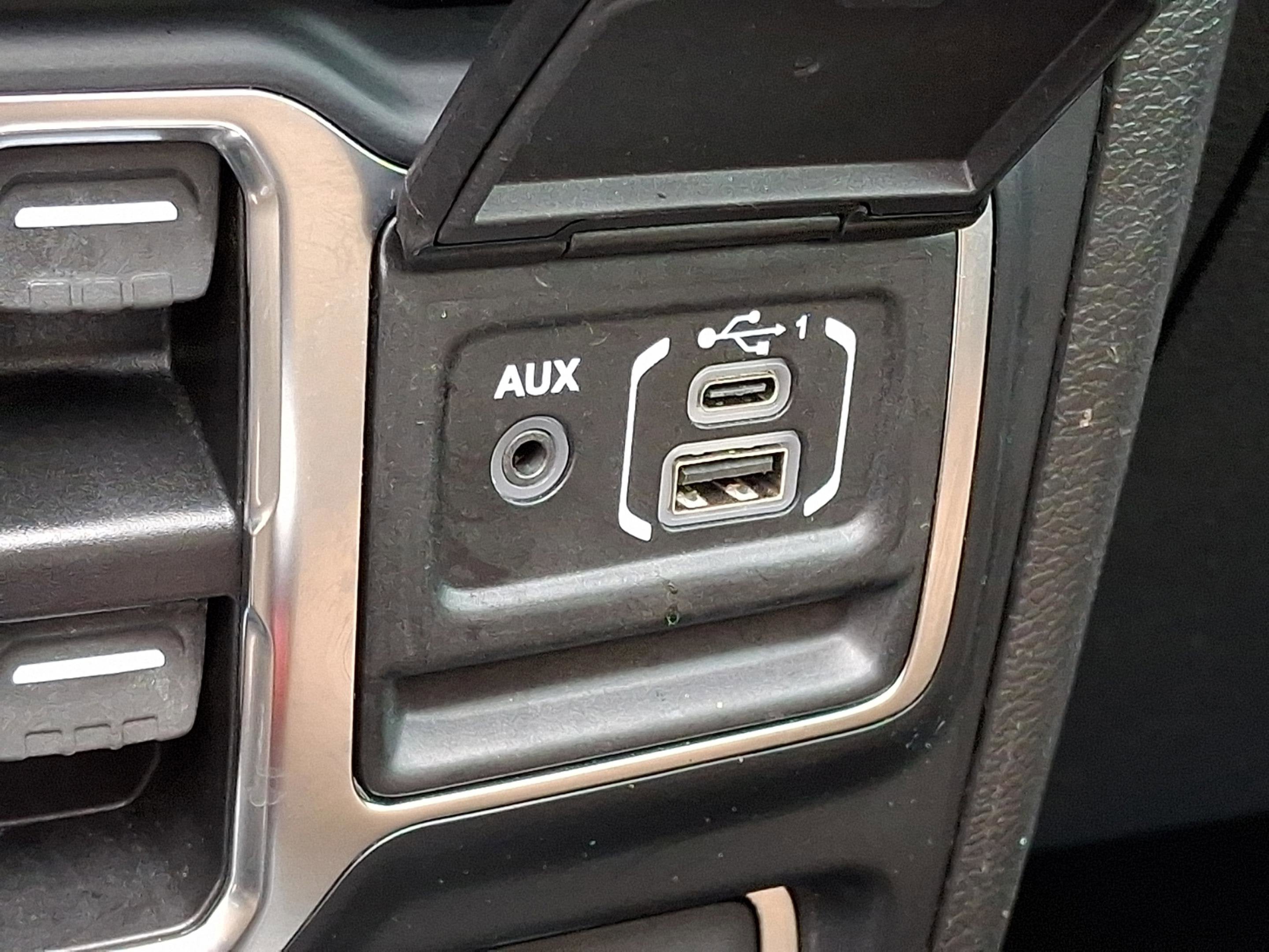 2023 Jeep Wrangler 4-Door Sahara 4x4