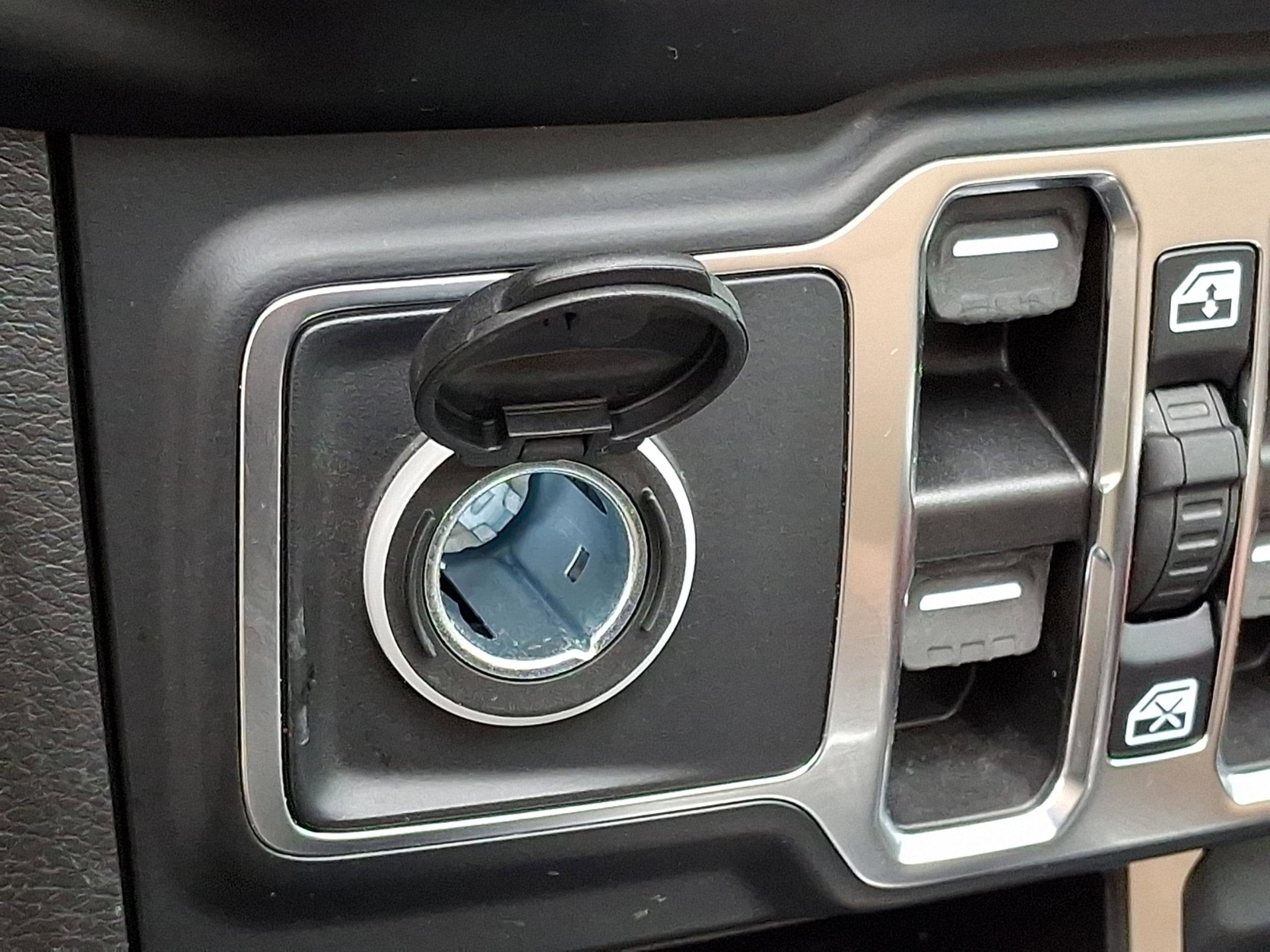2023 Jeep Wrangler 4-Door Sahara 4x4