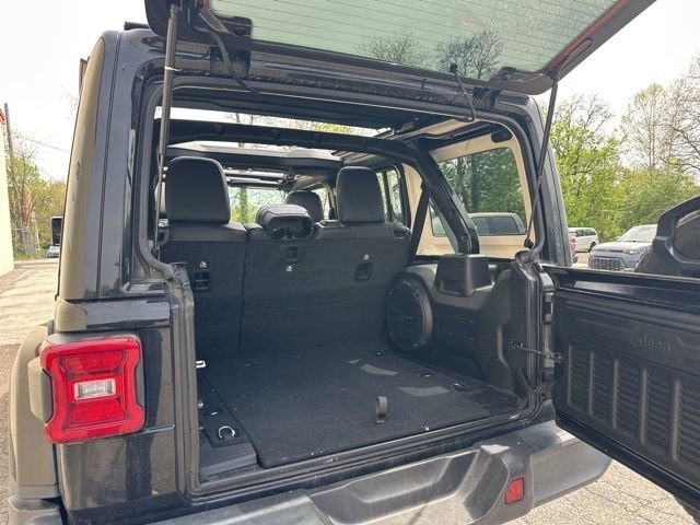 2022 Jeep Wrangler Unlimited Sahara Altitude 4x4