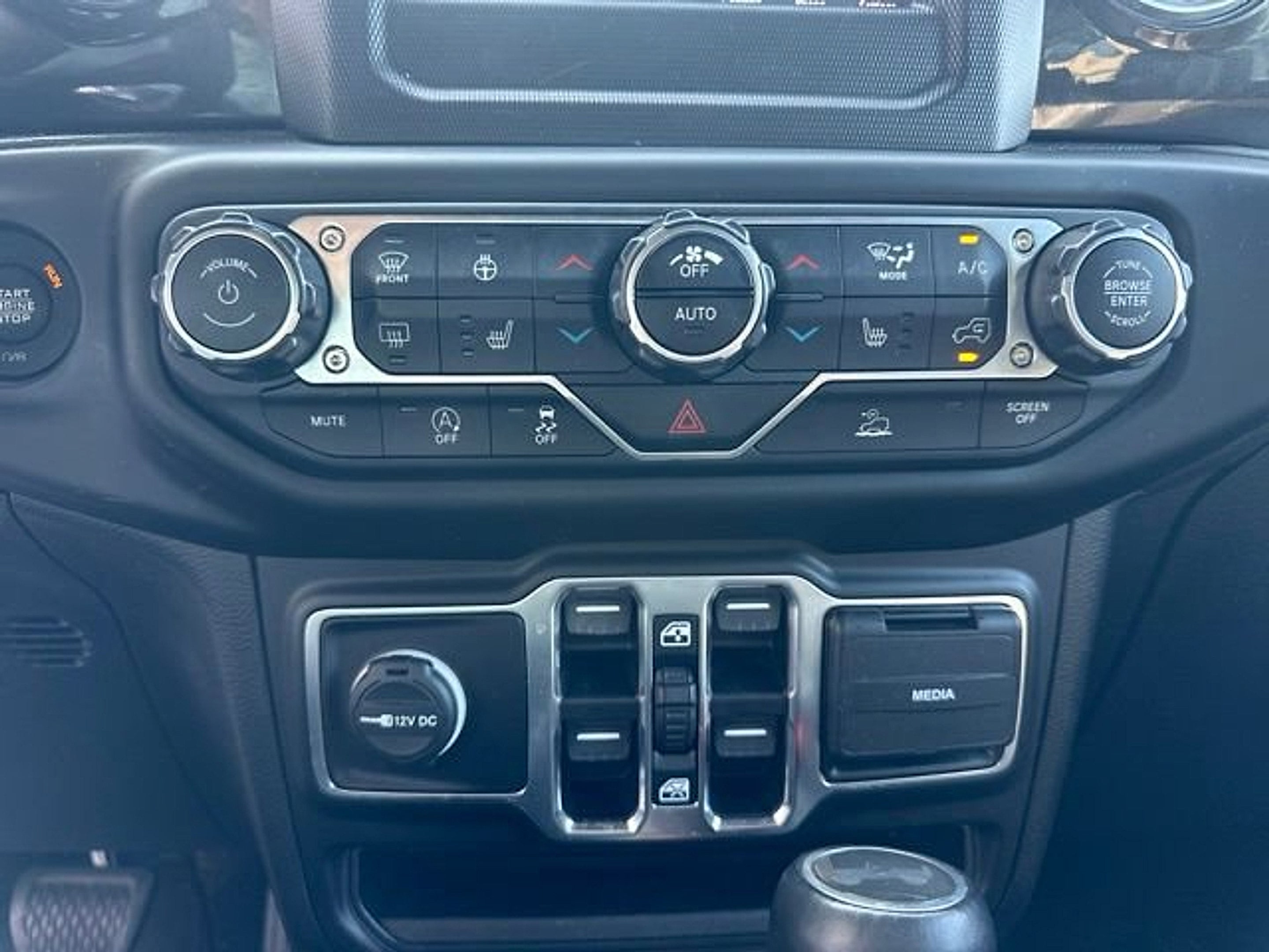 2021 Jeep Wrangler Unlimited Sahara Altitude 4x4