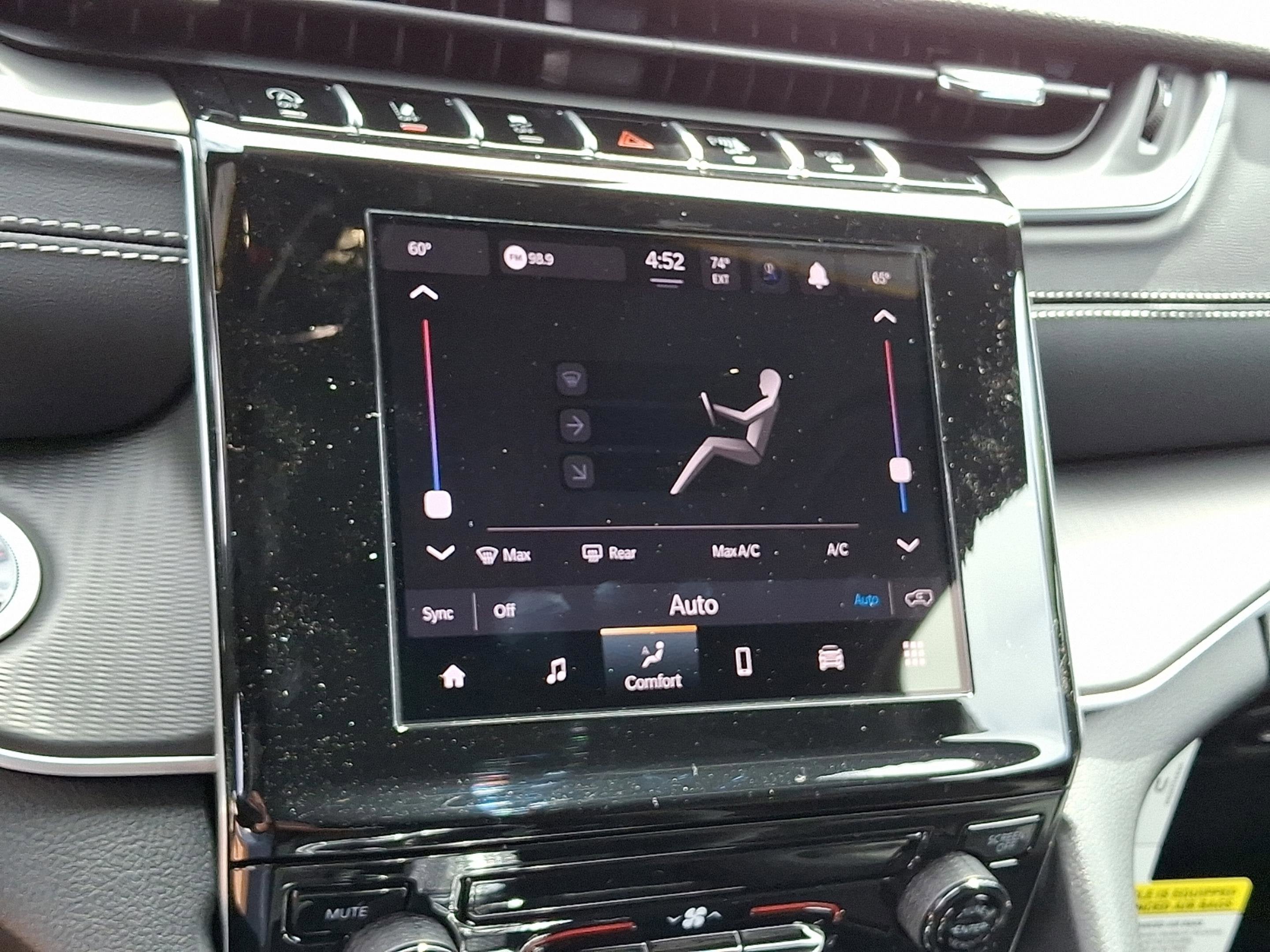 2025 Jeep Grand Cherokee GRAND CHEROKEE LAREDO X 4X4