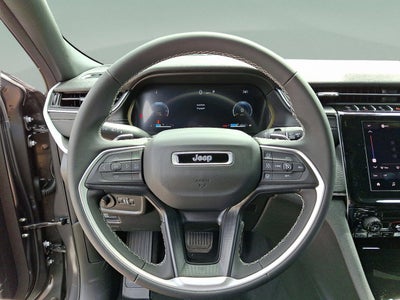 2025 Jeep Grand Cherokee GRAND CHEROKEE LAREDO X 4X4