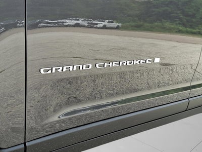 2025 Jeep Grand Cherokee GRAND CHEROKEE LAREDO X 4X4