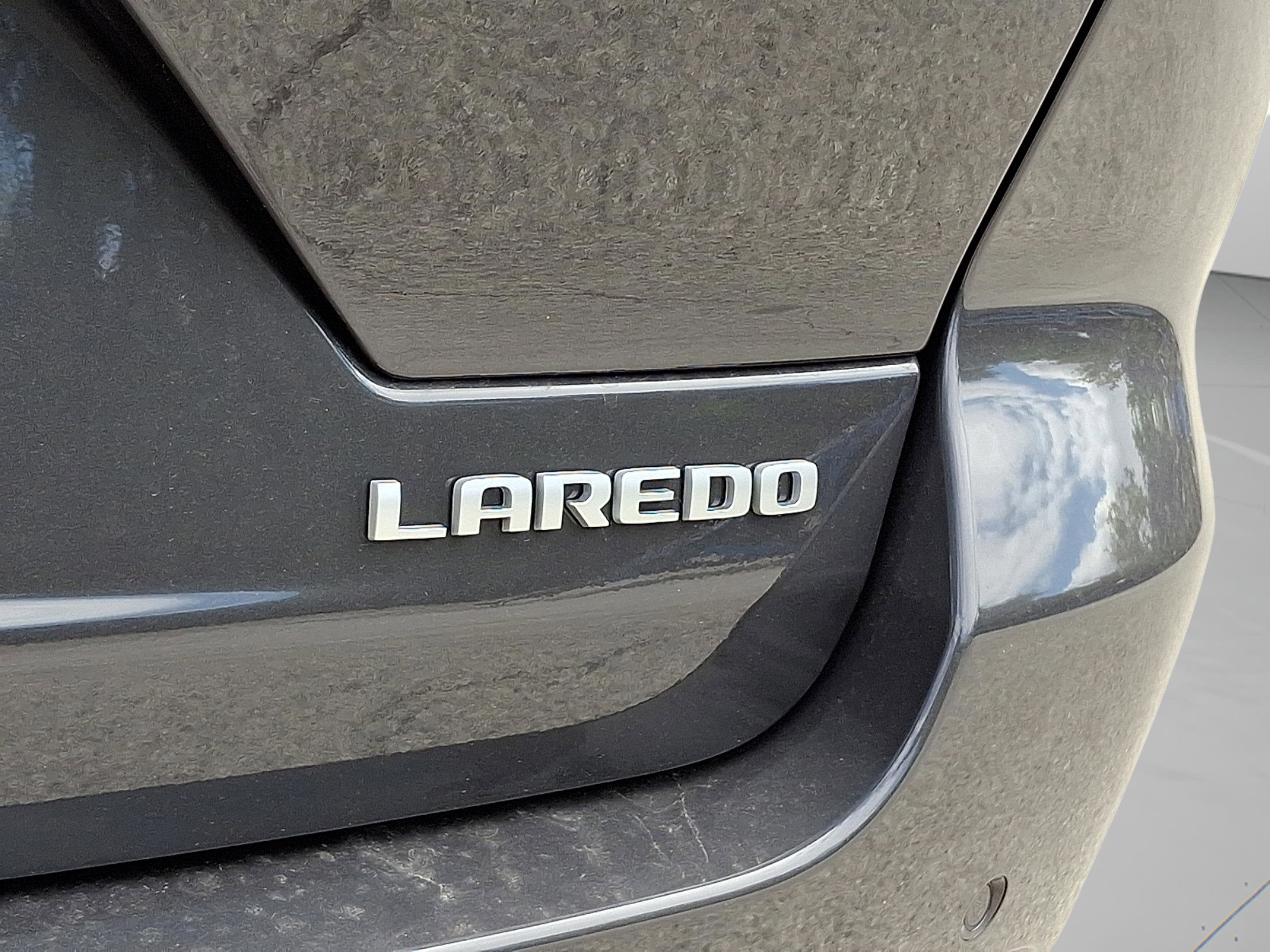 2025 Jeep Grand Cherokee GRAND CHEROKEE LAREDO X 4X4