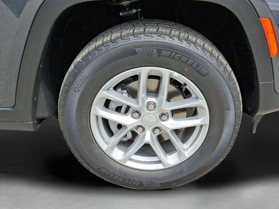 2025 Jeep Grand Cherokee GRAND CHEROKEE LAREDO X 4X4