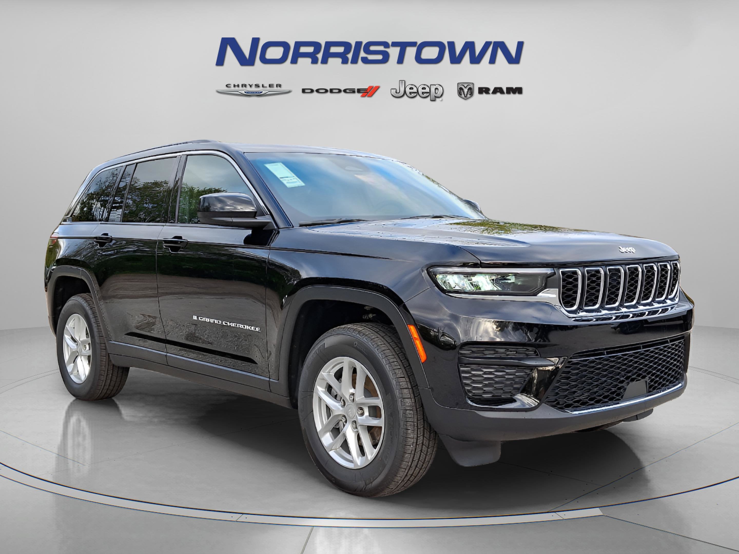 2025 Jeep Grand Cherokee GRAND CHEROKEE LAREDO X 4X4