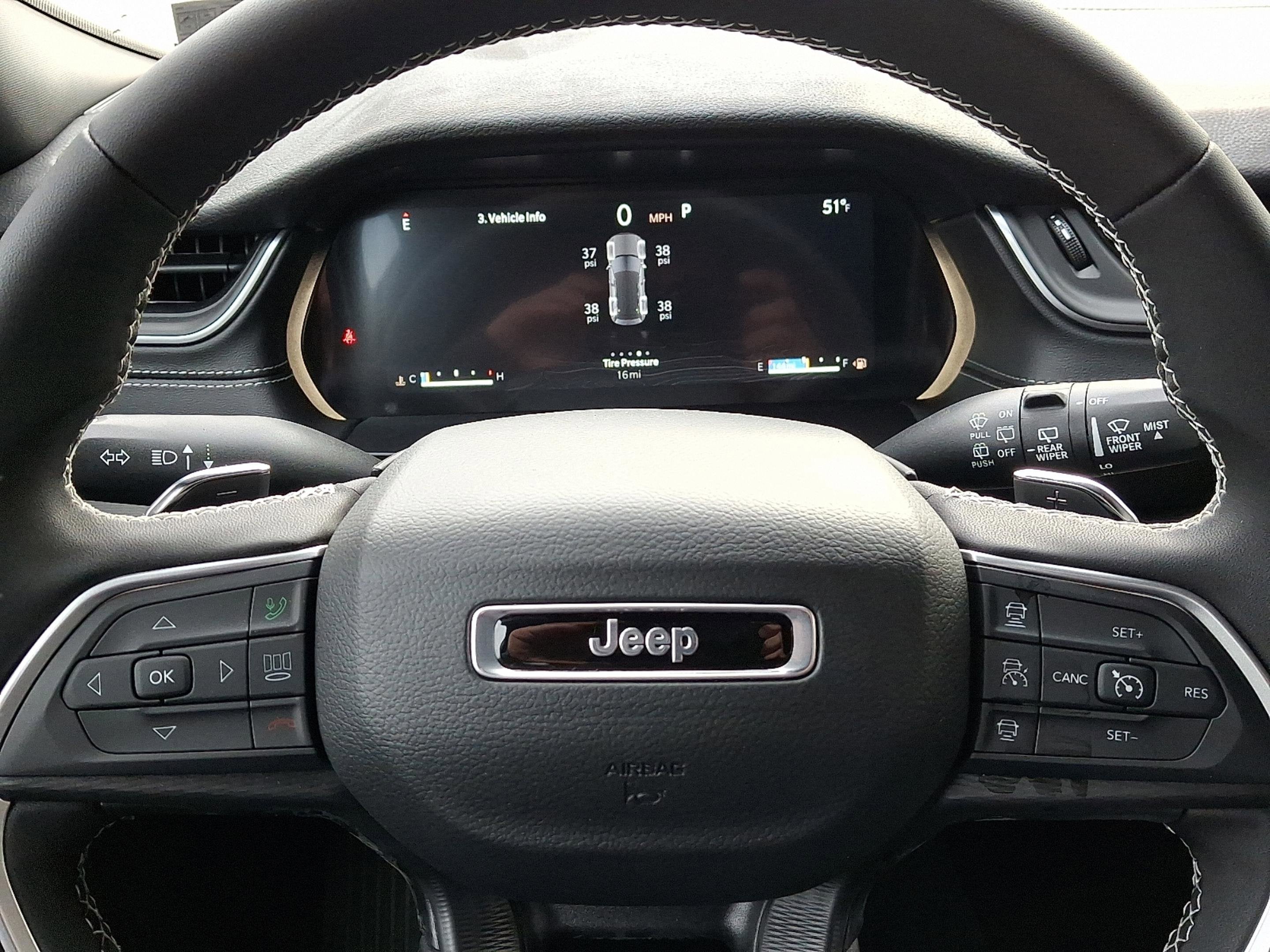 2025 Jeep Grand Cherokee GRAND CHEROKEE LAREDO X 4X4