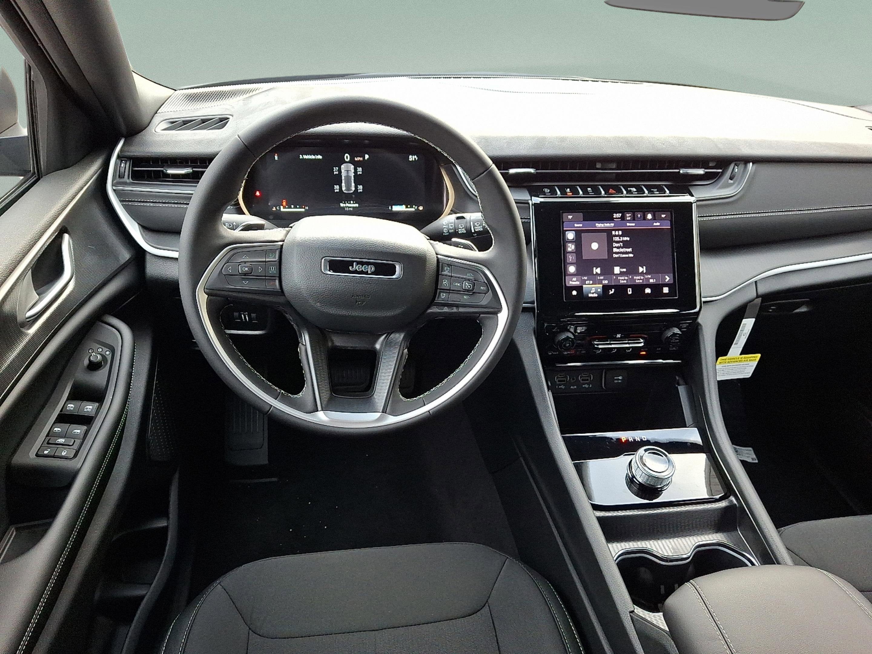 2025 Jeep Grand Cherokee GRAND CHEROKEE LAREDO X 4X4