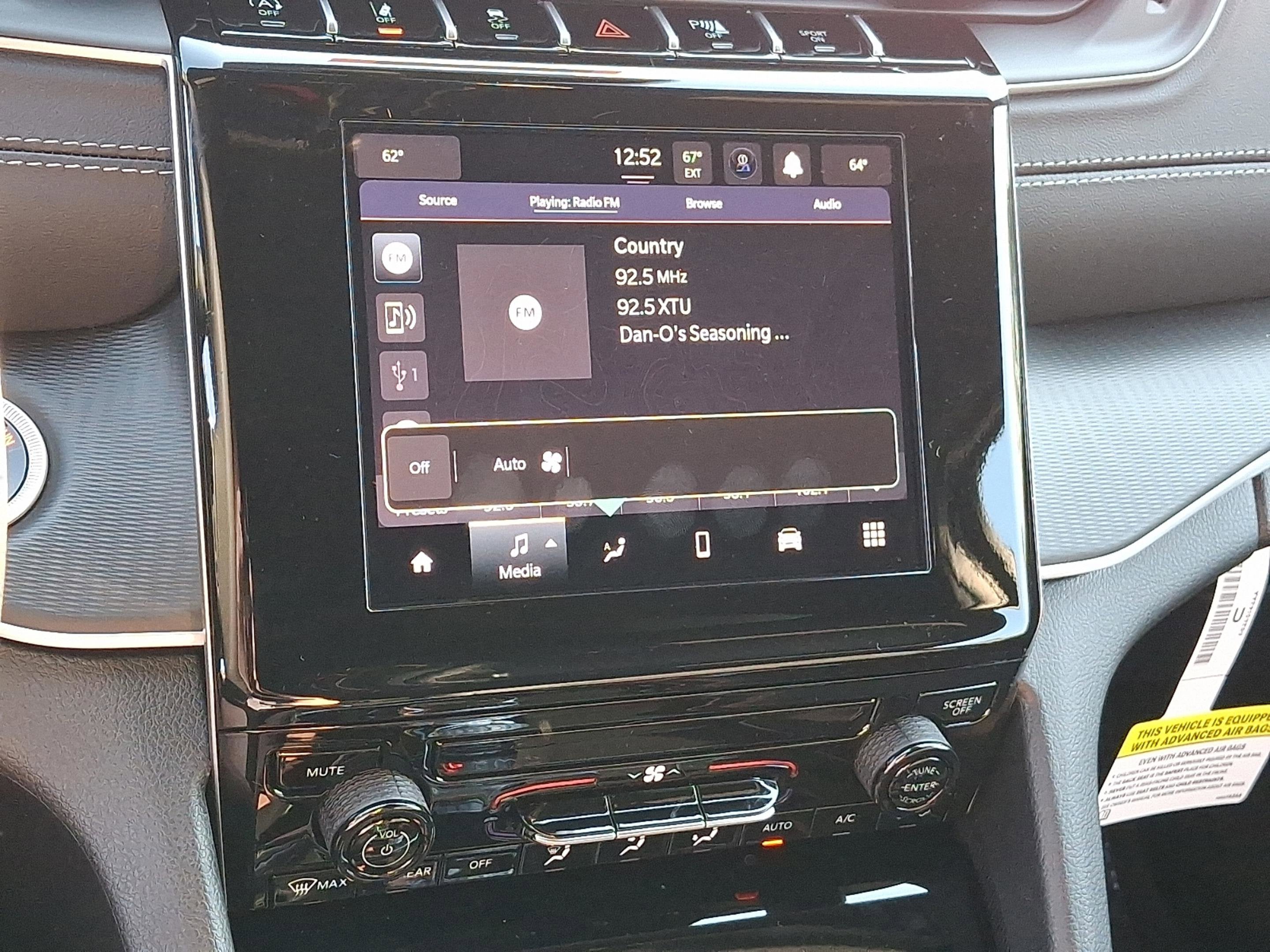 2025 Jeep Grand Cherokee GRAND CHEROKEE LAREDO X 4X4