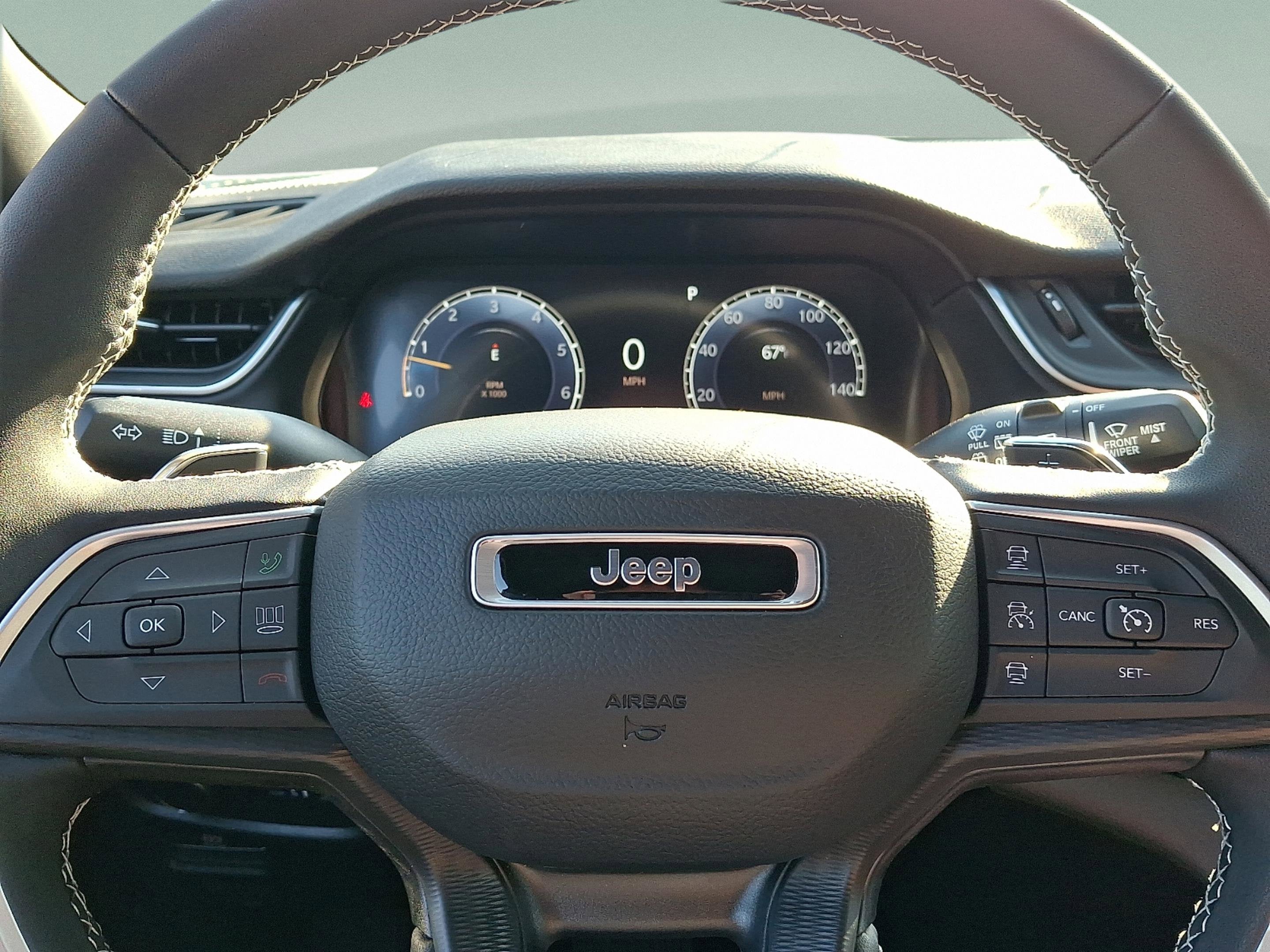 2025 Jeep Grand Cherokee GRAND CHEROKEE LAREDO X 4X4