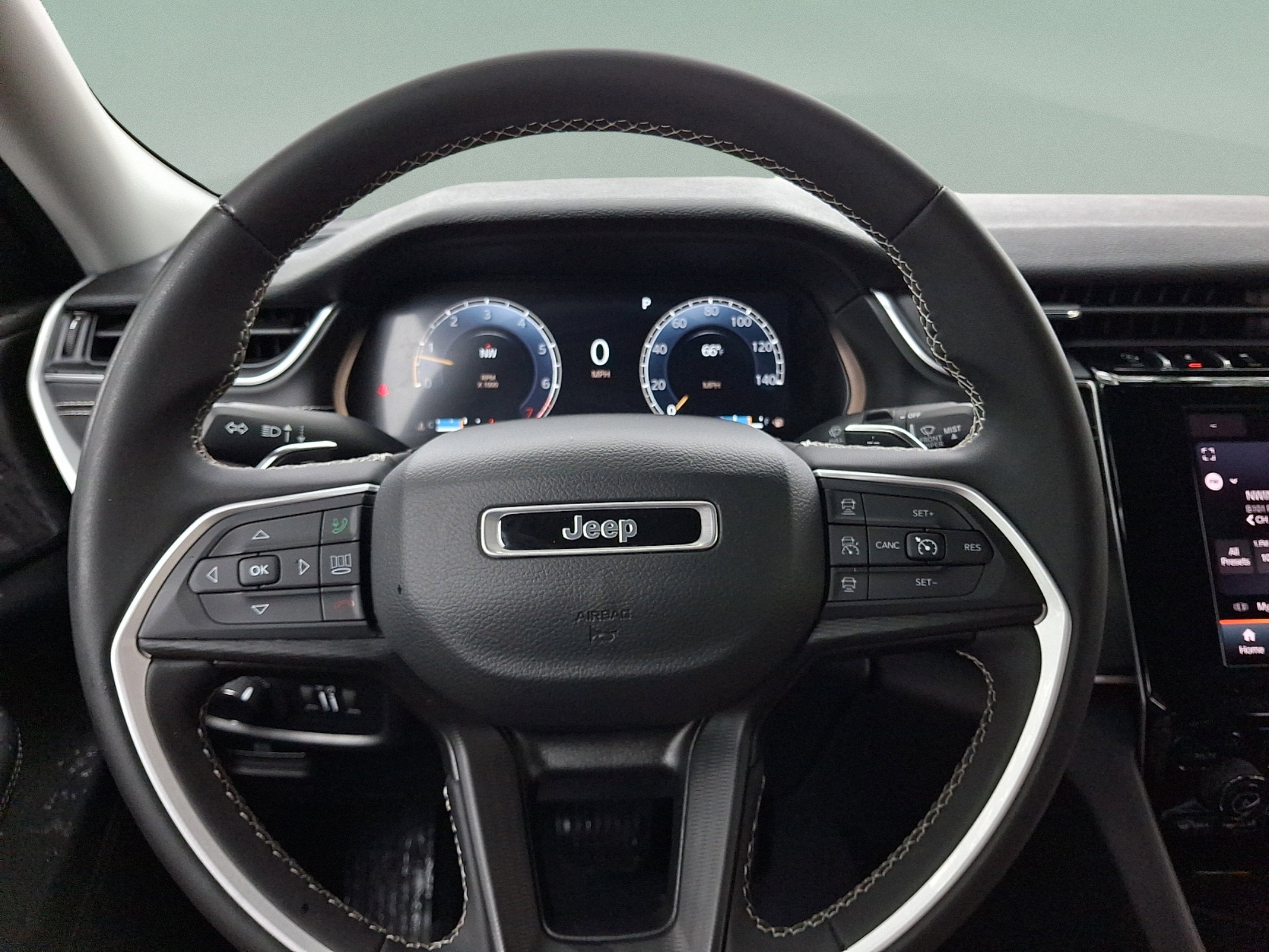 2023 Jeep Grand Cherokee Laredo 4x4