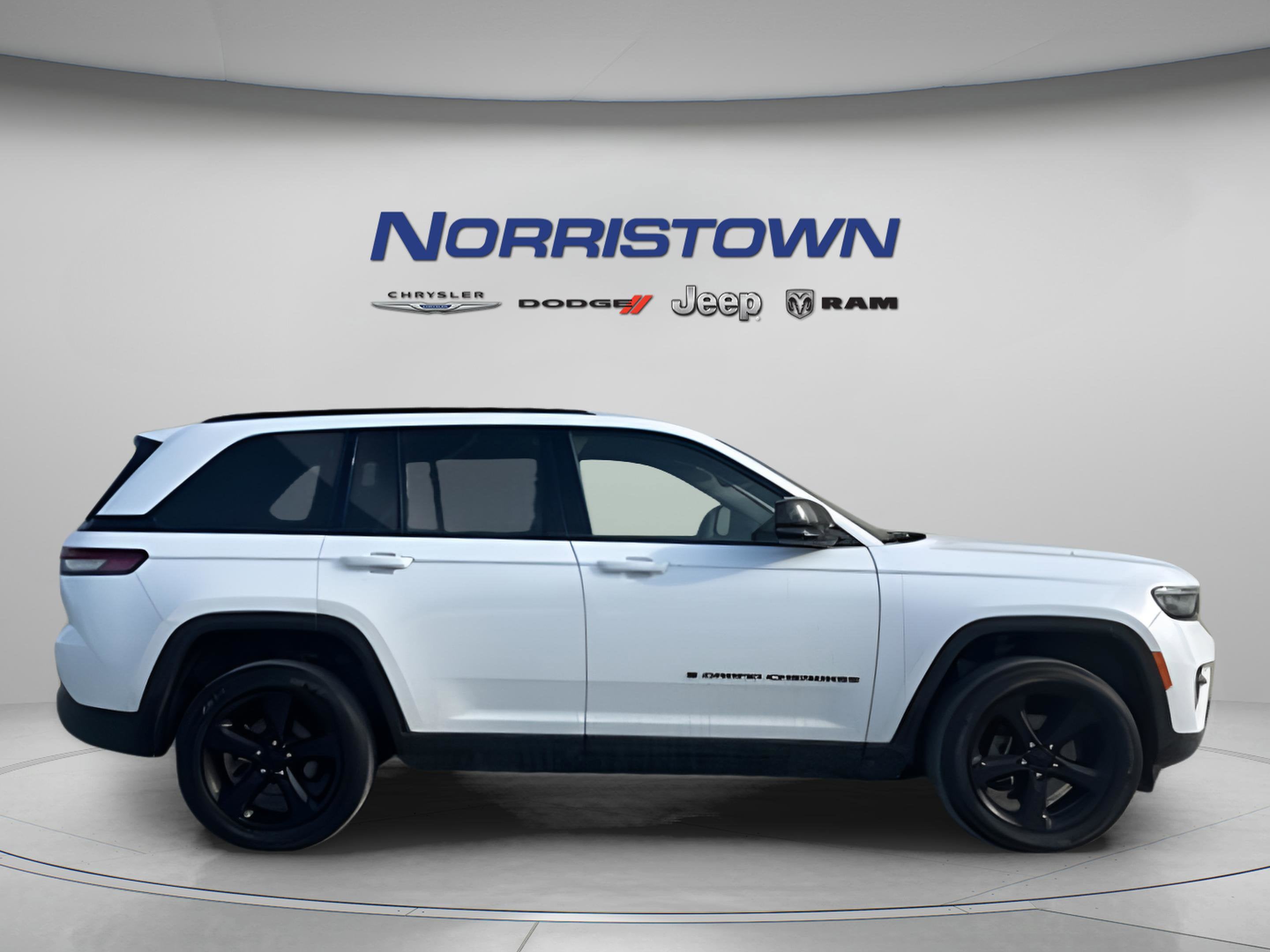 2023 Jeep Grand Cherokee Altitude 4x4