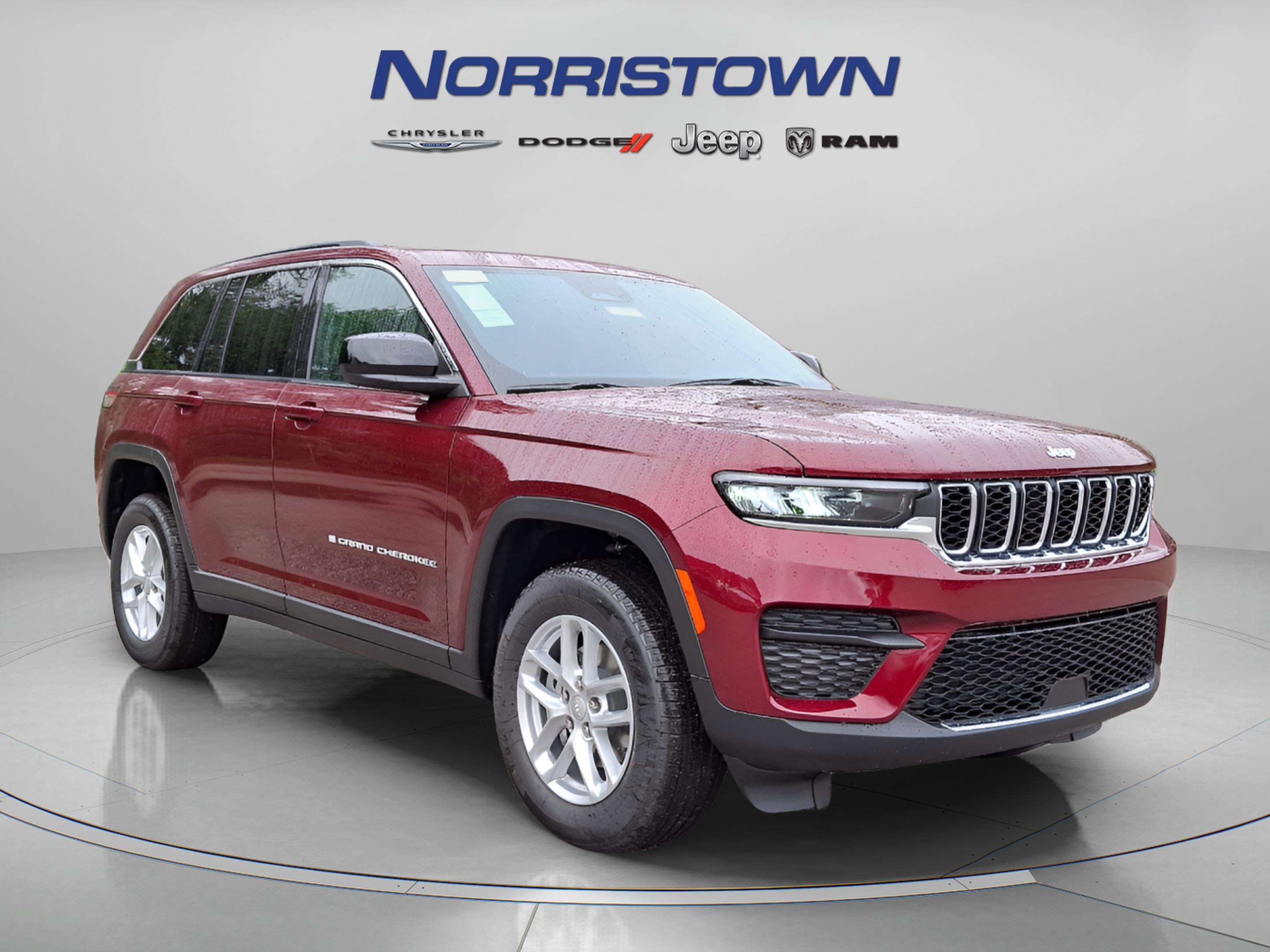 2025 Jeep Grand Cherokee GRAND CHEROKEE LAREDO X 4X4