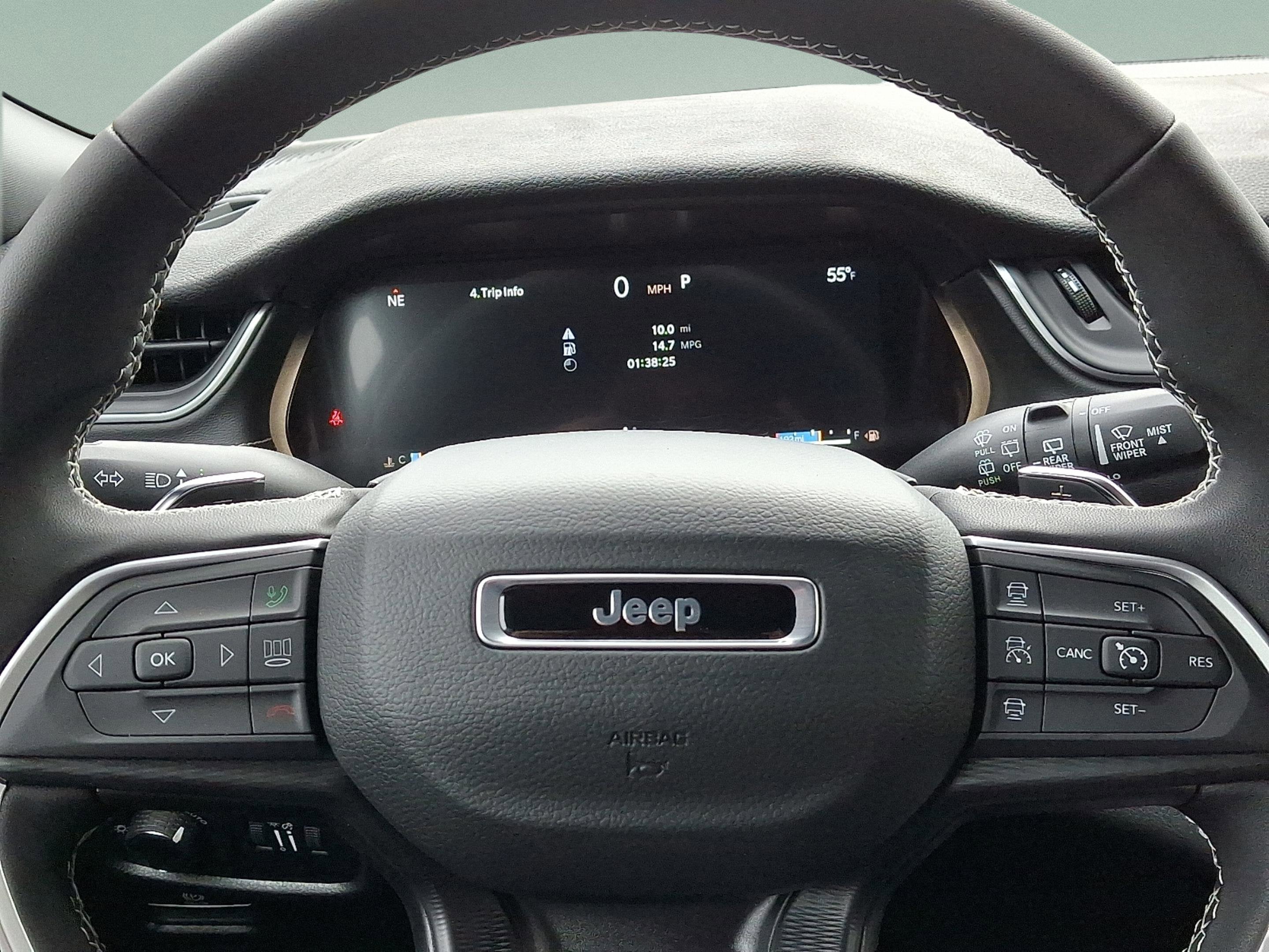 2025 Jeep Grand Cherokee GRAND CHEROKEE LAREDO X 4X4