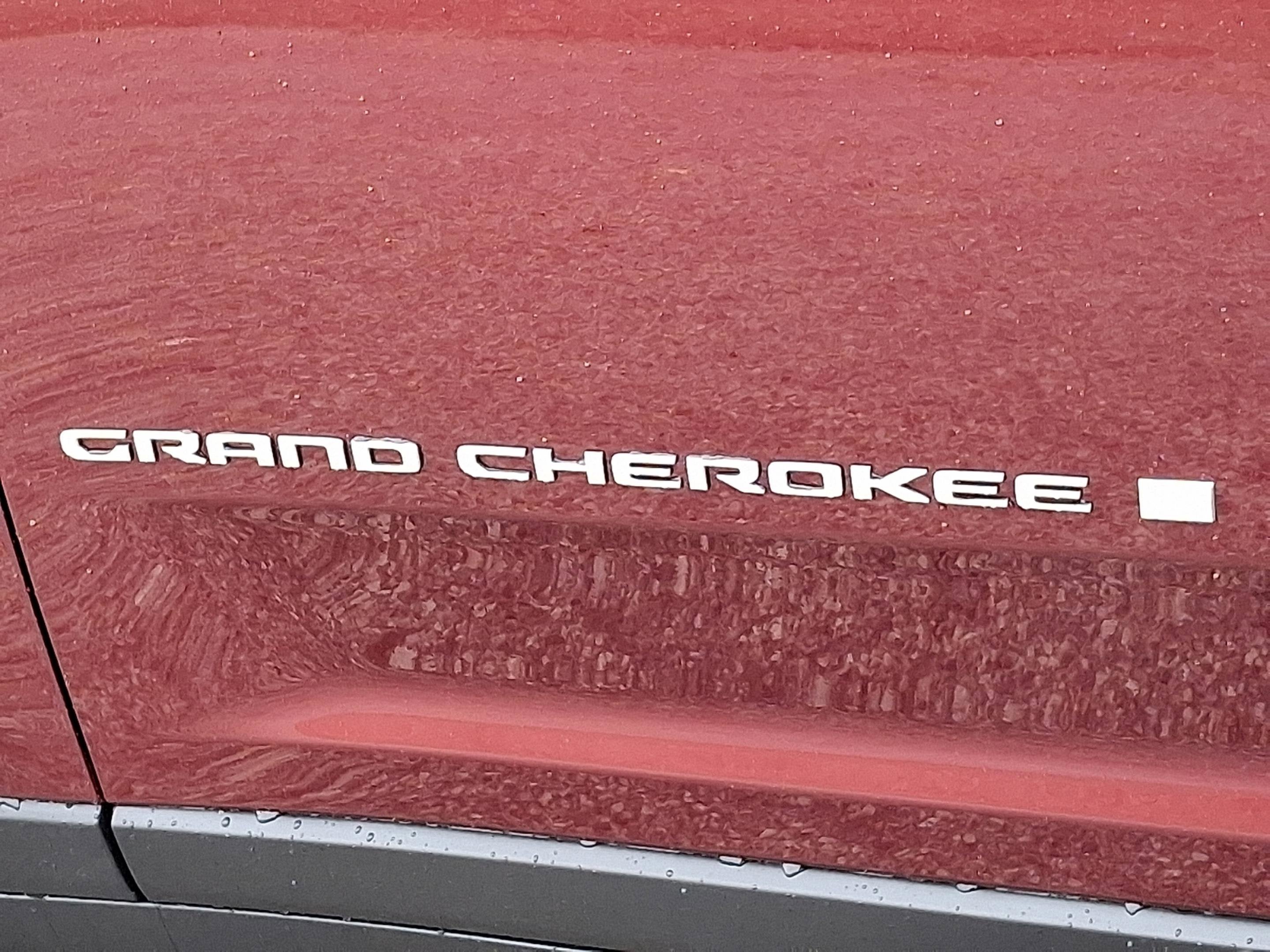 2025 Jeep Grand Cherokee GRAND CHEROKEE LAREDO X 4X4