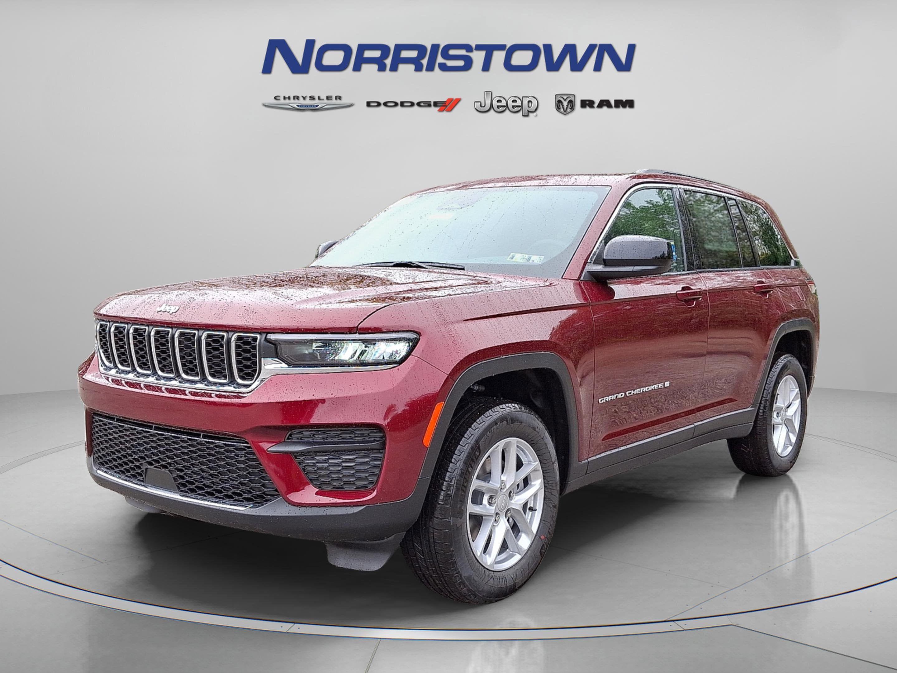 2025 Jeep Grand Cherokee GRAND CHEROKEE LAREDO X 4X4