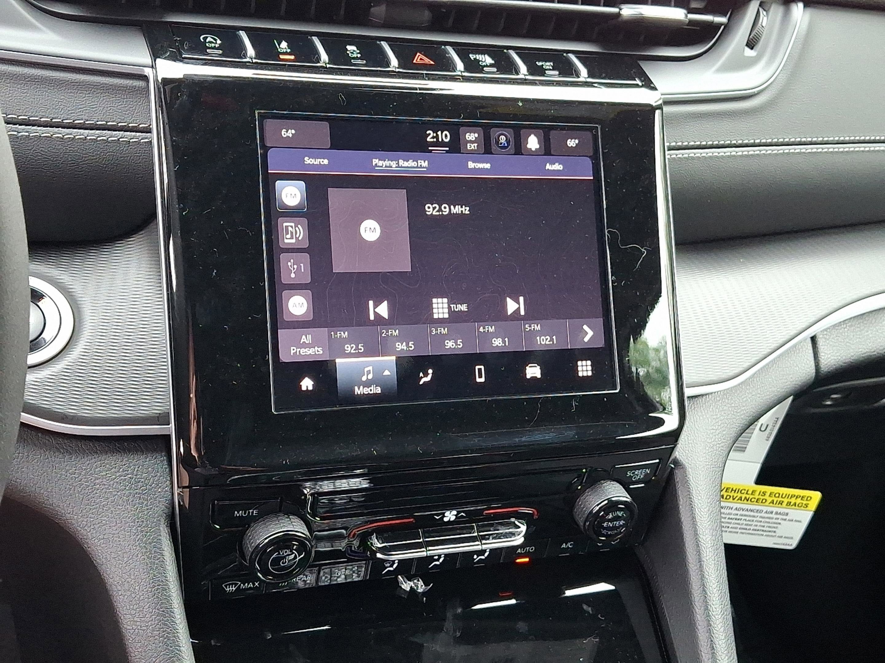 2025 Jeep Grand Cherokee GRAND CHEROKEE LAREDO X 4X4