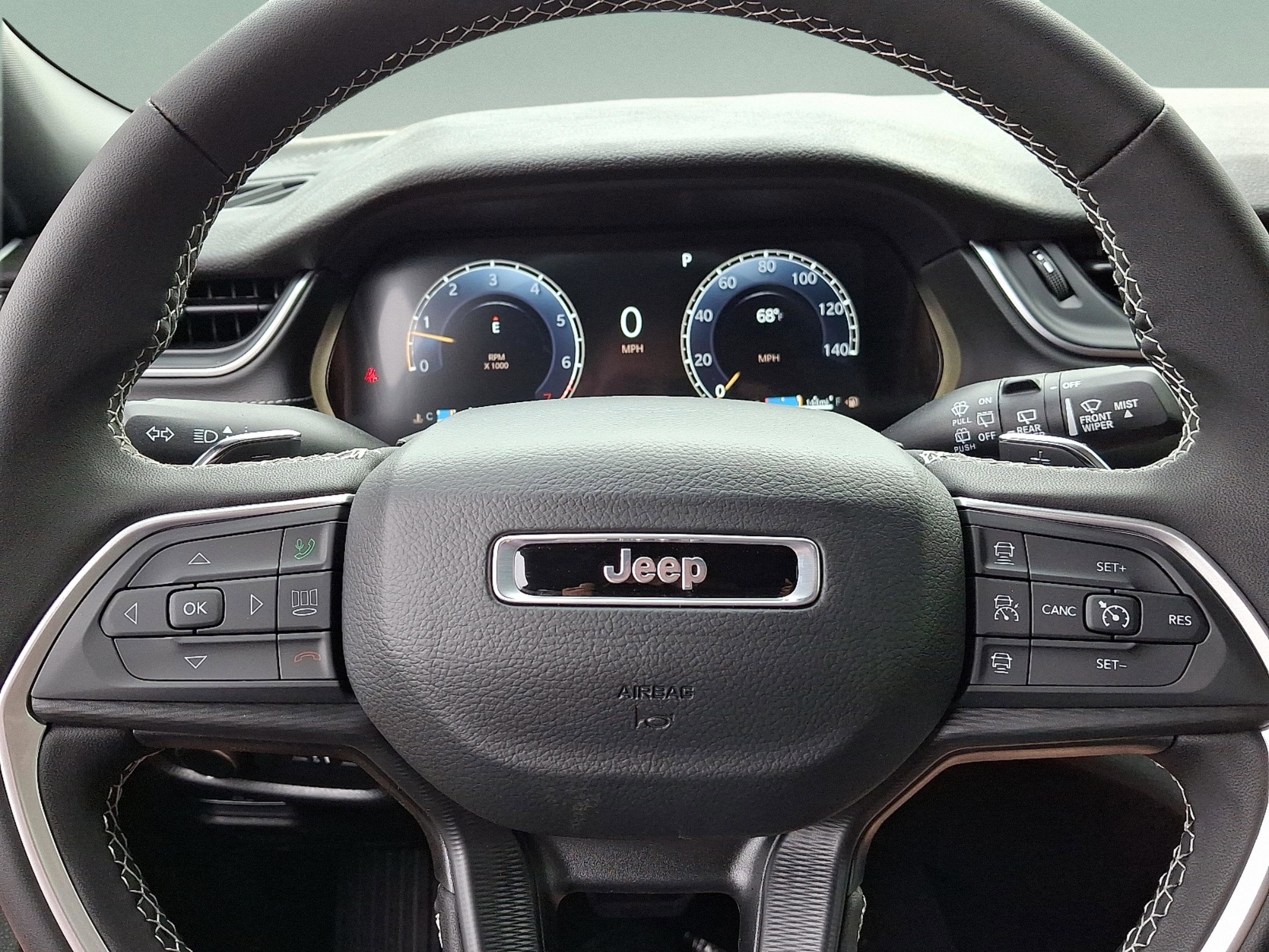 2025 Jeep Grand Cherokee GRAND CHEROKEE LAREDO X 4X4