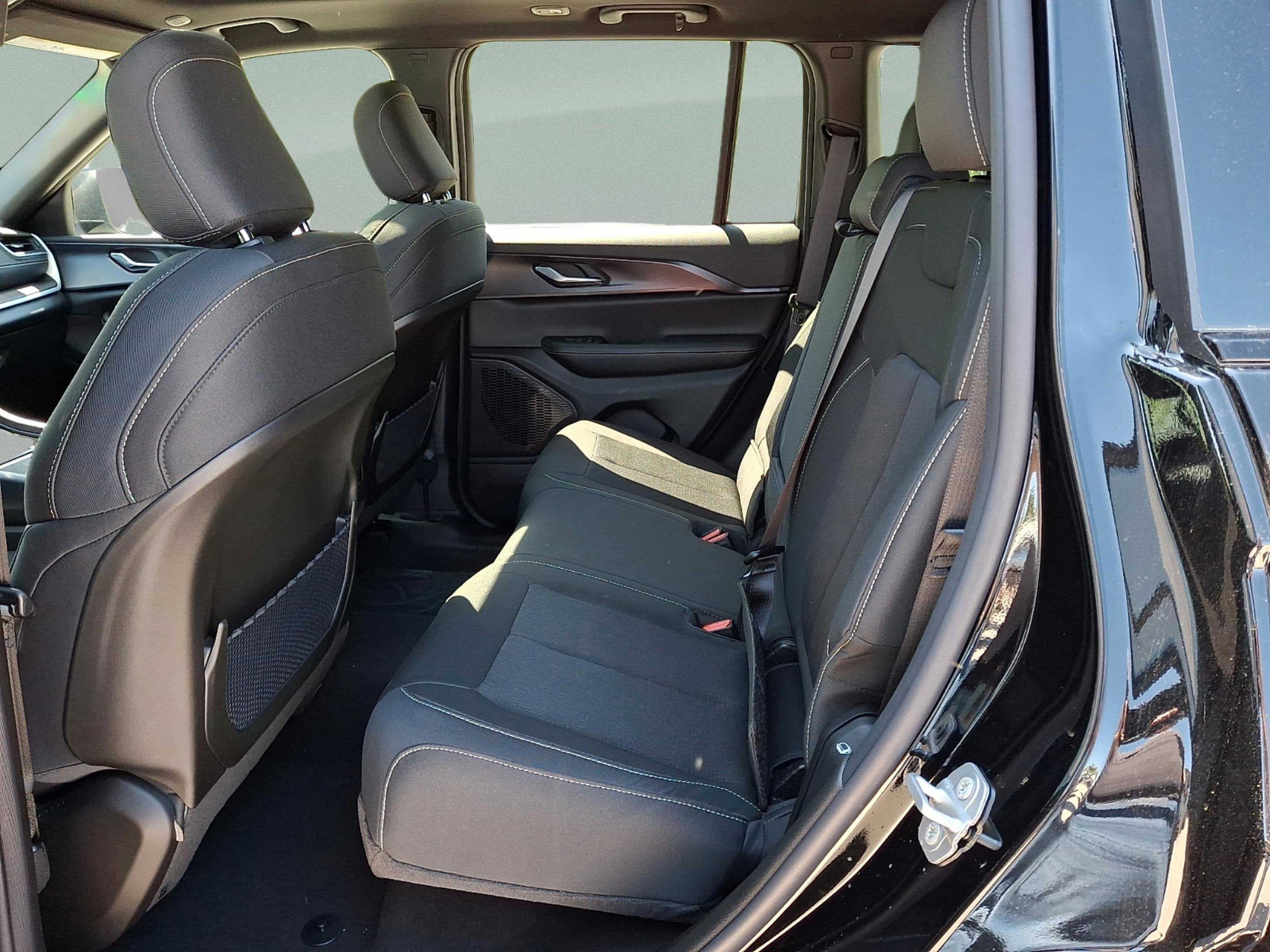 2026 Jeep Grand Cherokee GRAND CHEROKEE LAREDO X 4X4