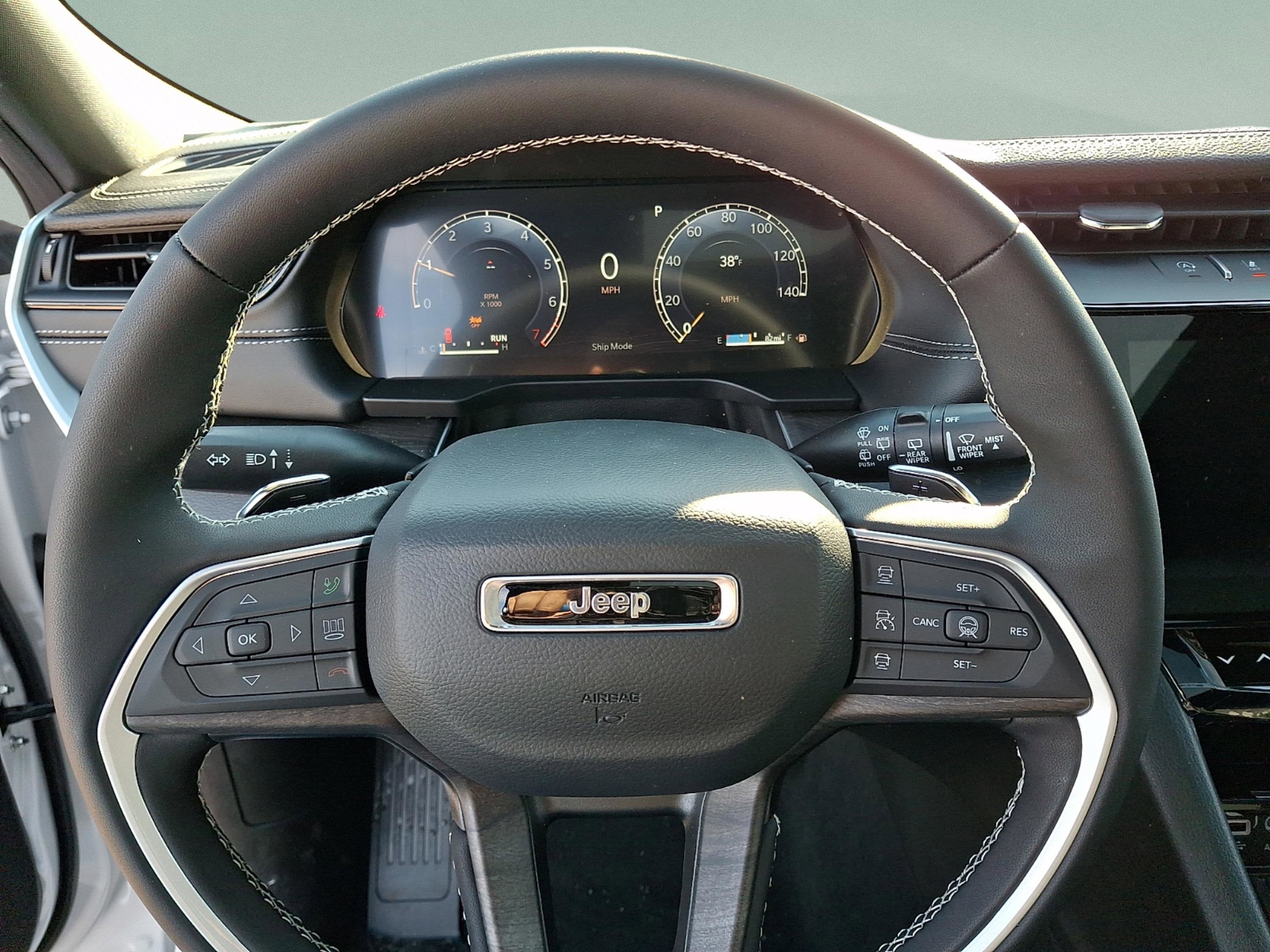 2026 Jeep Grand Cherokee GRAND CHEROKEE LAREDO ALTITUDE 4X4