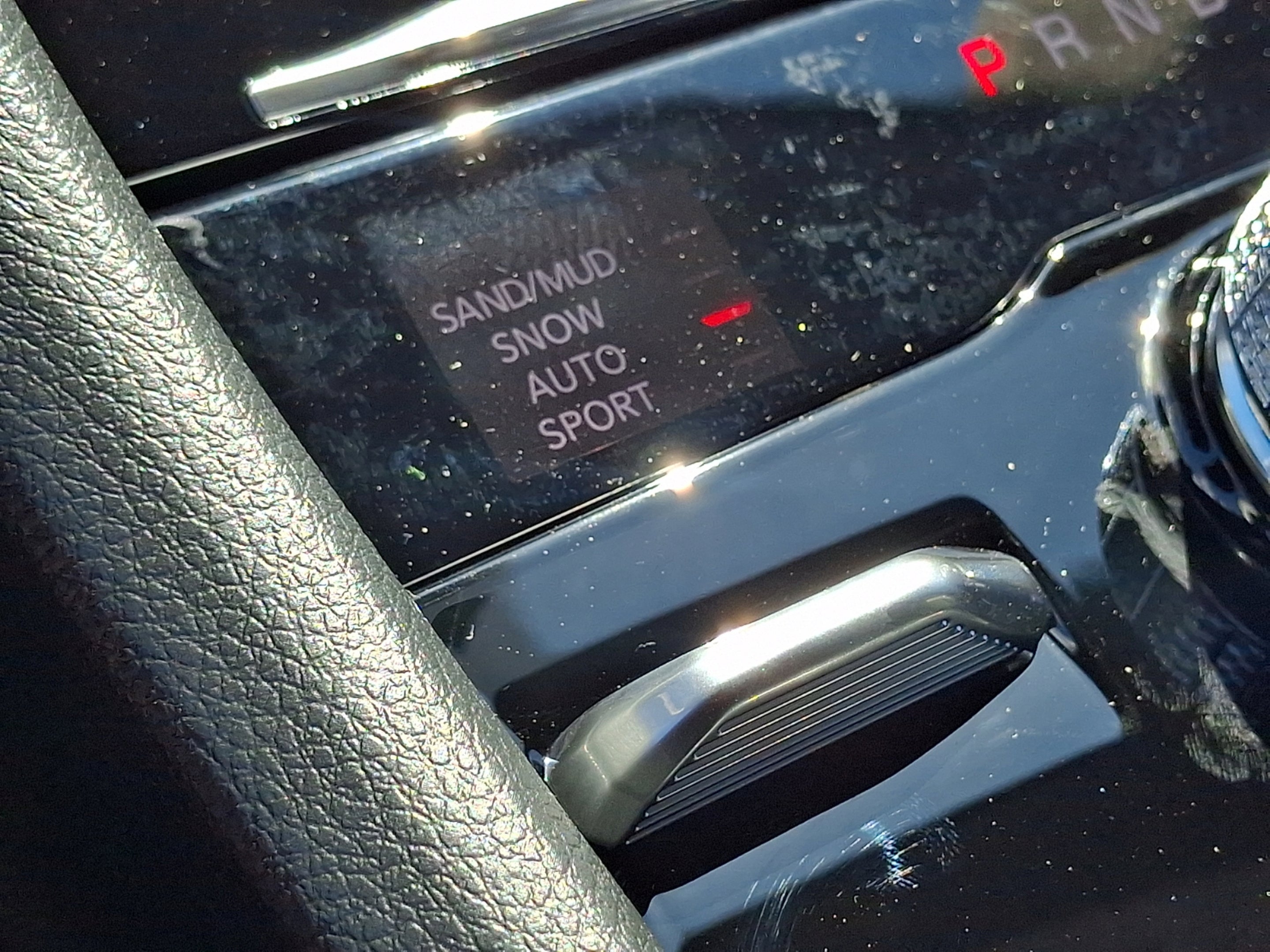 2027 Jeep Grand Cherokee Laredo Altitude