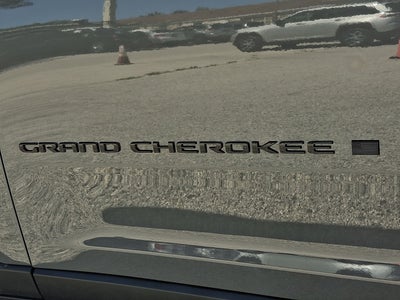 2027 Jeep Grand Cherokee Laredo Altitude