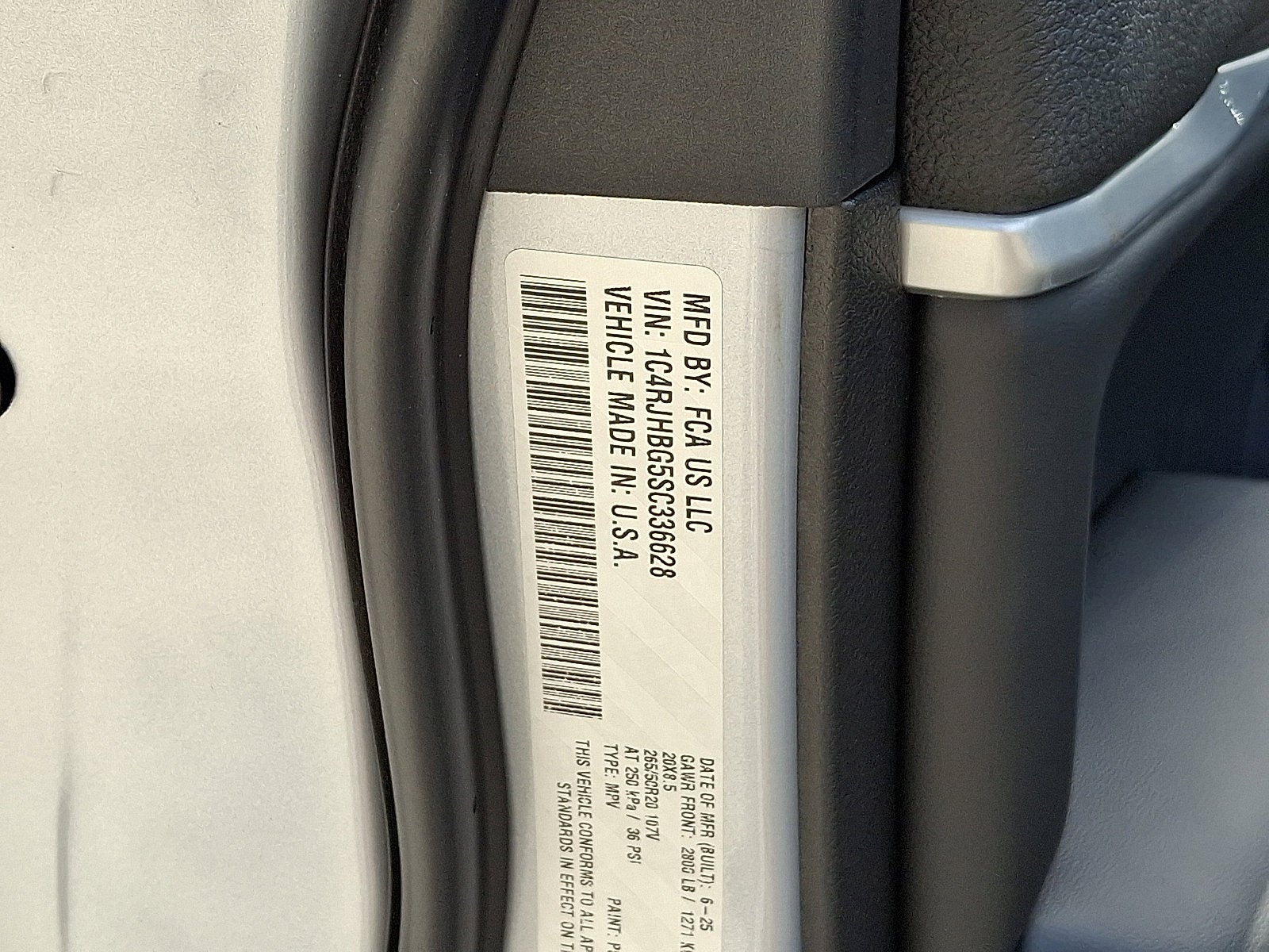 2025 Jeep Grand Cherokee GRAND CHEROKEE LIMITED 4X4