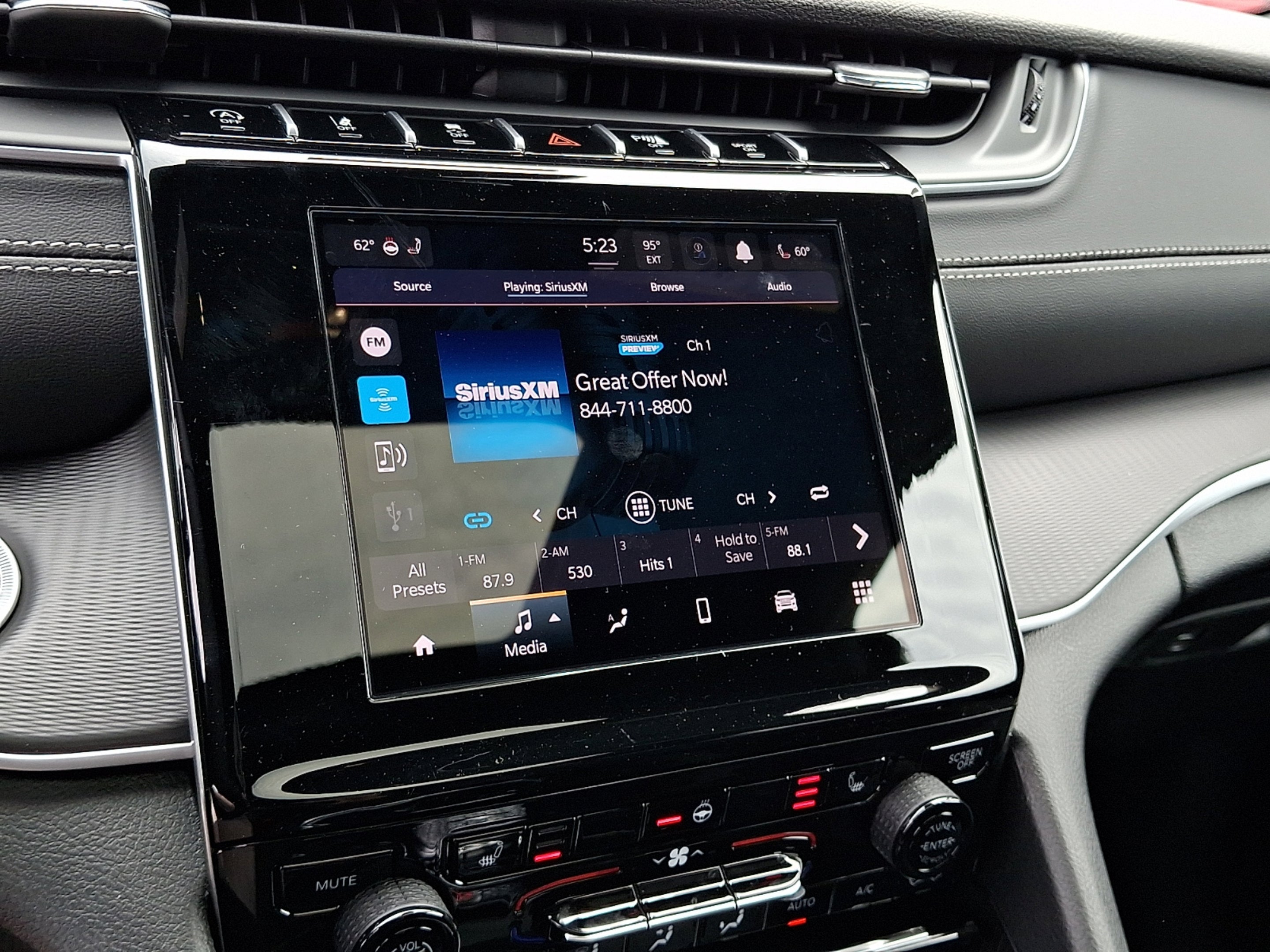 2026 Jeep Grand Cherokee GRAND CHEROKEE L LAREDO X 4X4
