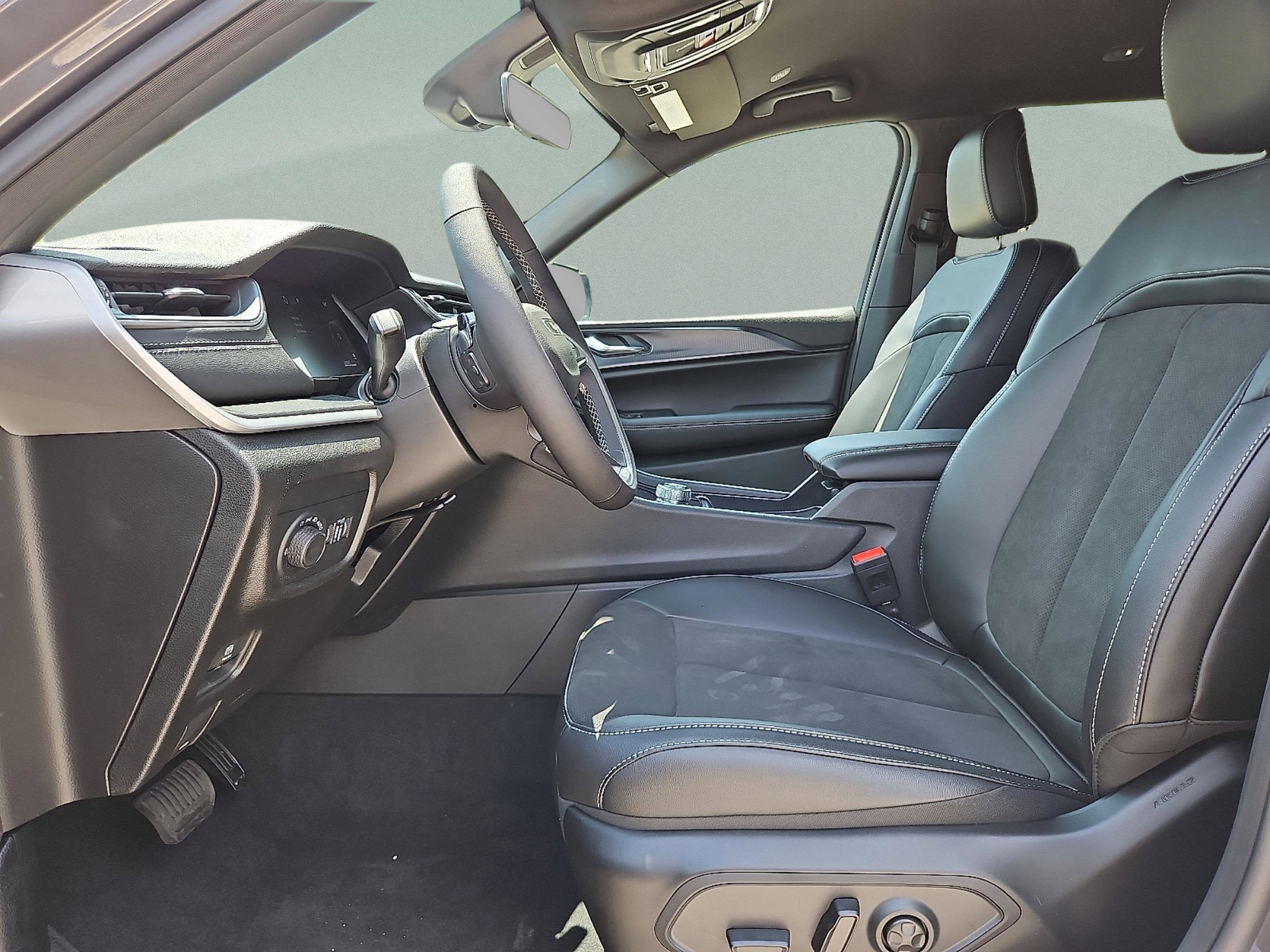 2025 Jeep Grand Cherokee GRAND CHEROKEE L ALTITUDE 4X4