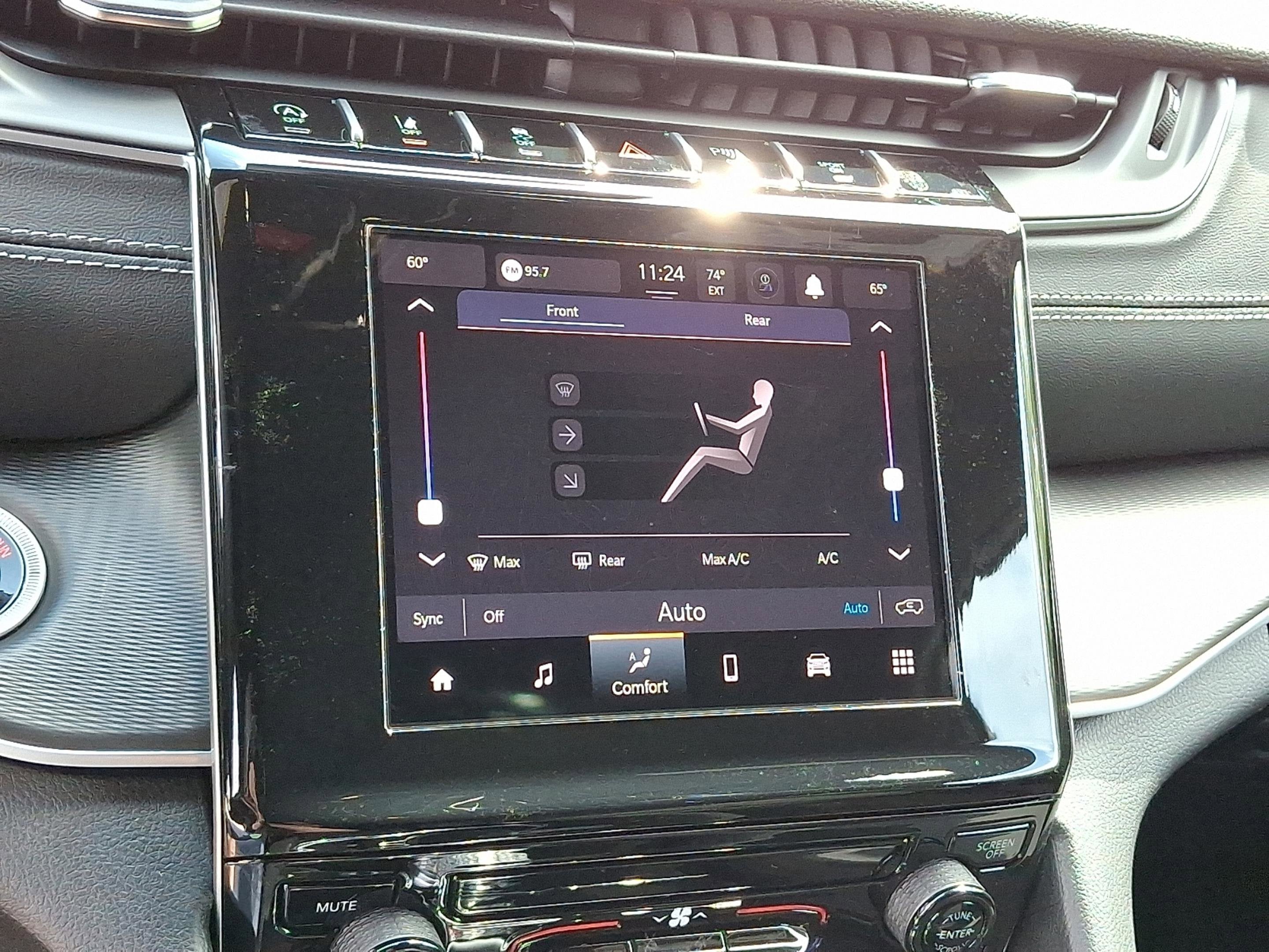 2025 Jeep Grand Cherokee GRAND CHEROKEE L LAREDO X 4X4