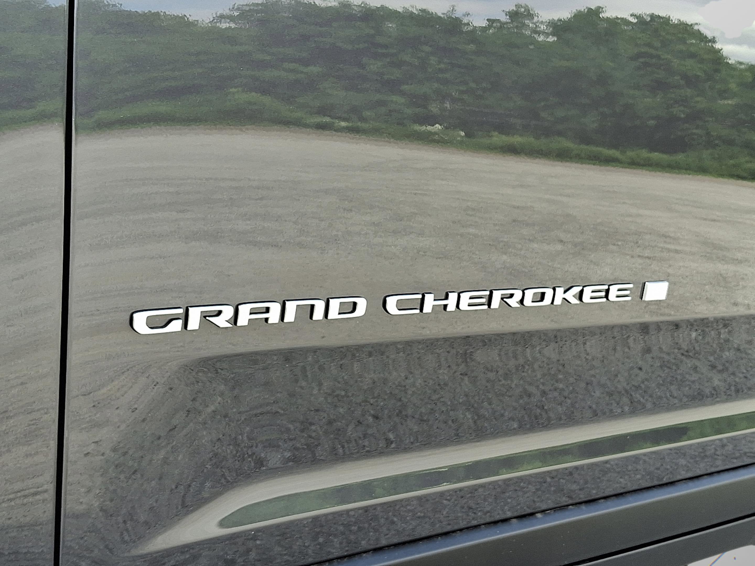 2025 Jeep Grand Cherokee GRAND CHEROKEE L LAREDO X 4X4