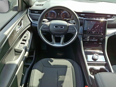 2025 Jeep Grand Cherokee GRAND CHEROKEE L LAREDO X 4X4