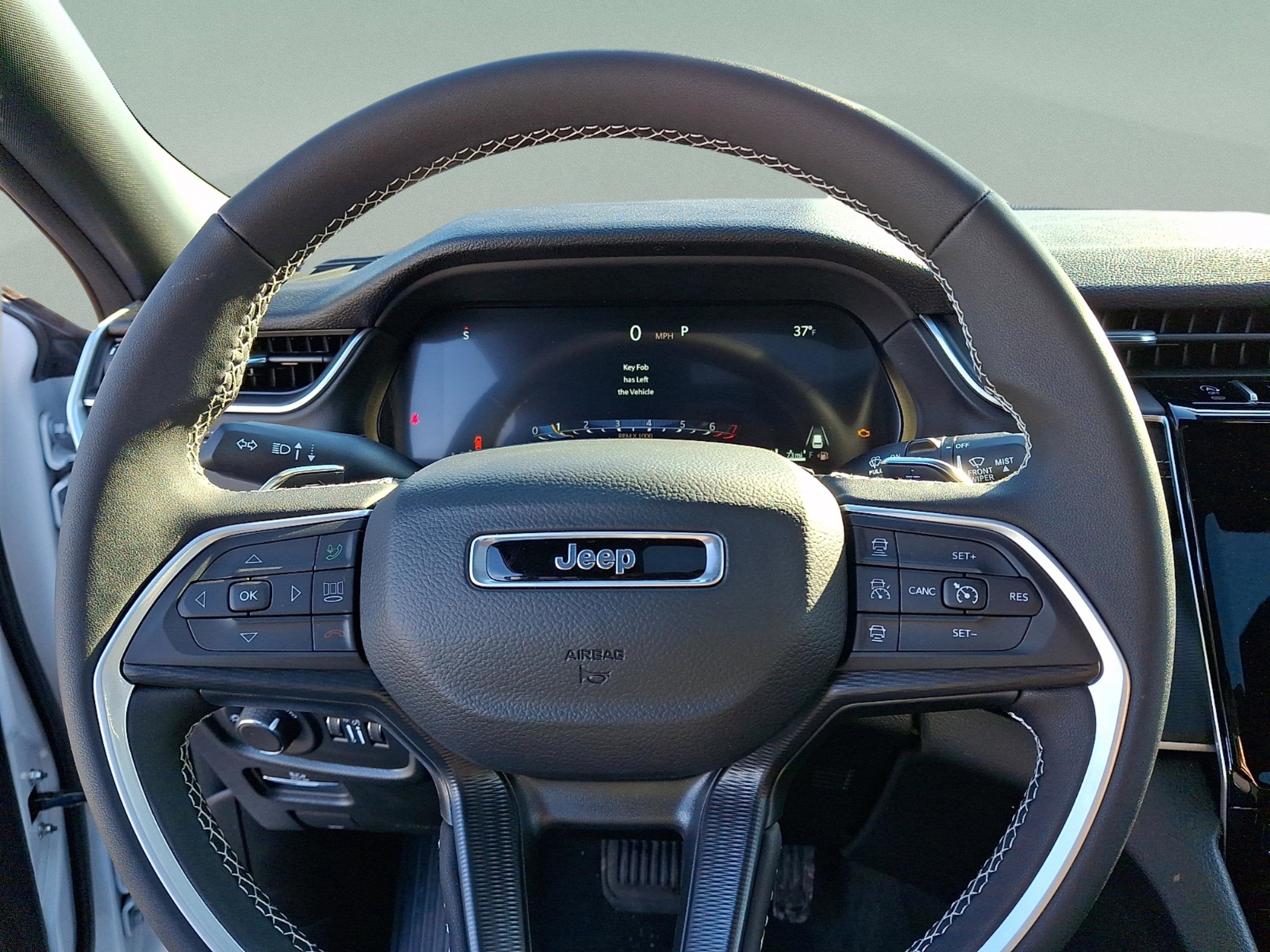 2025 Jeep Grand Cherokee GRAND CHEROKEE L LAREDO X 4X4