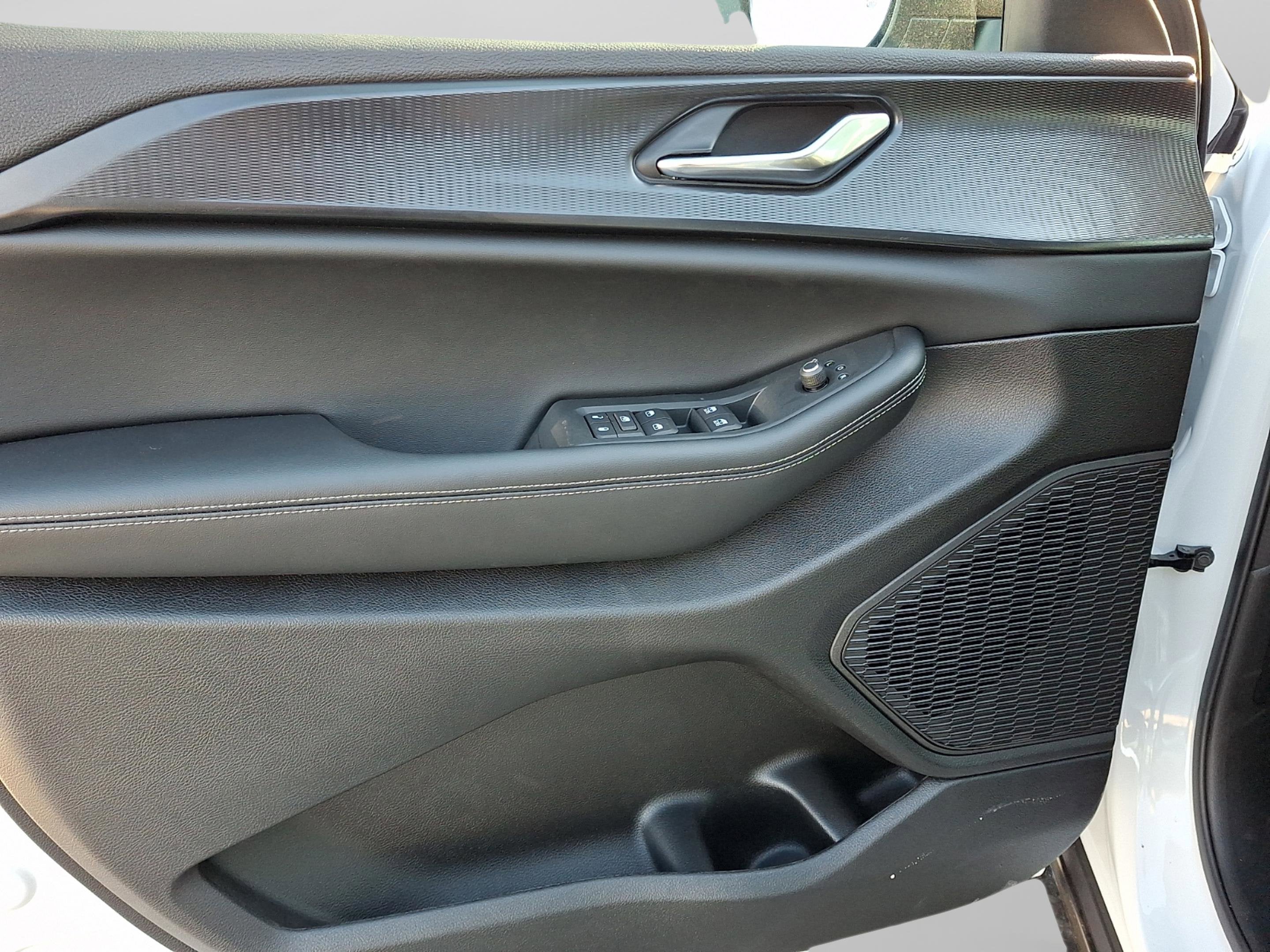 2025 Jeep Grand Cherokee GRAND CHEROKEE L LAREDO X 4X4