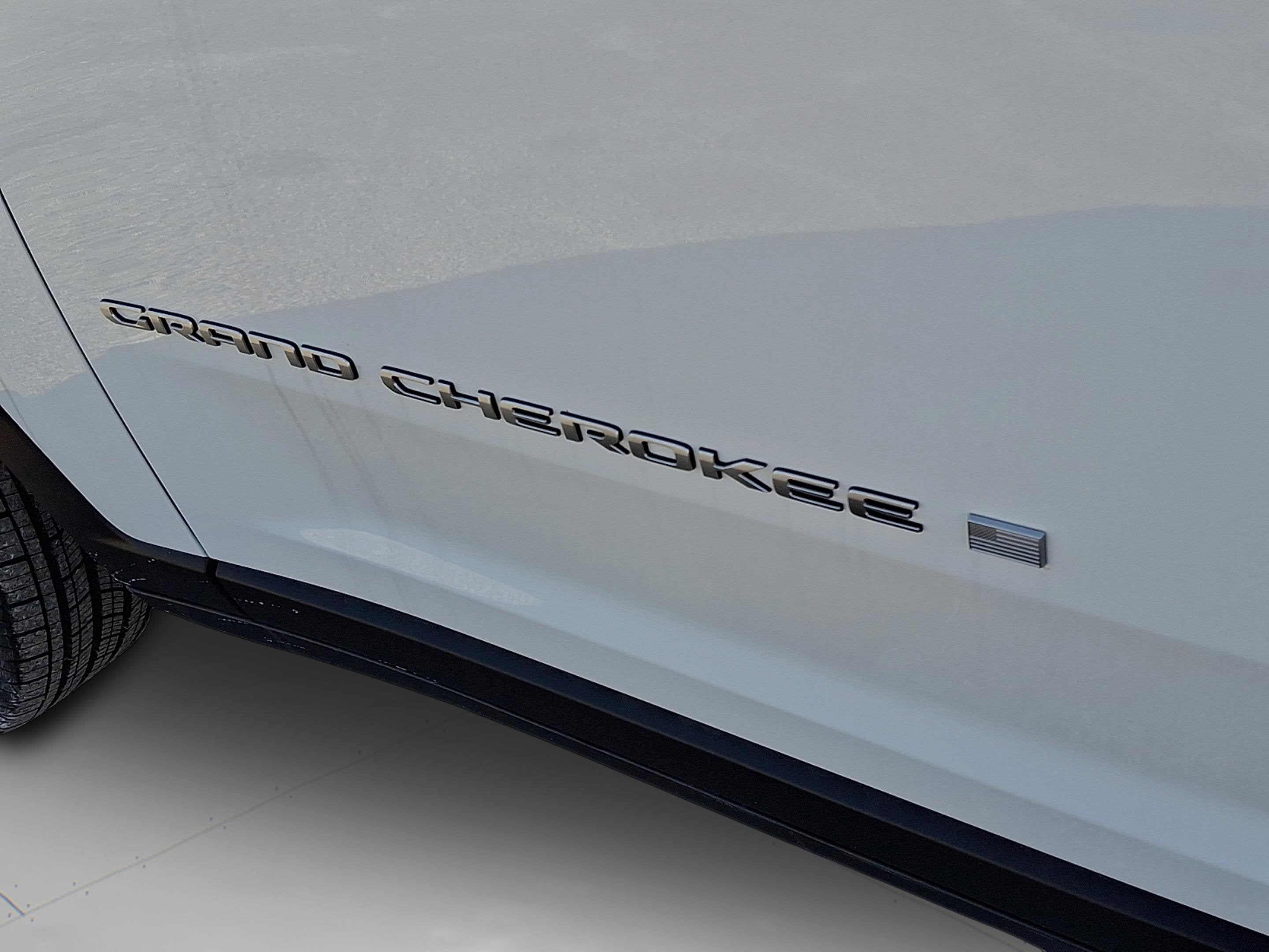 2025 Jeep Grand Cherokee GRAND CHEROKEE L LAREDO X 4X4