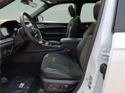 2026 Jeep Grand Cherokee GRAND CHEROKEE L LAREDO ALTITUDE 4X4