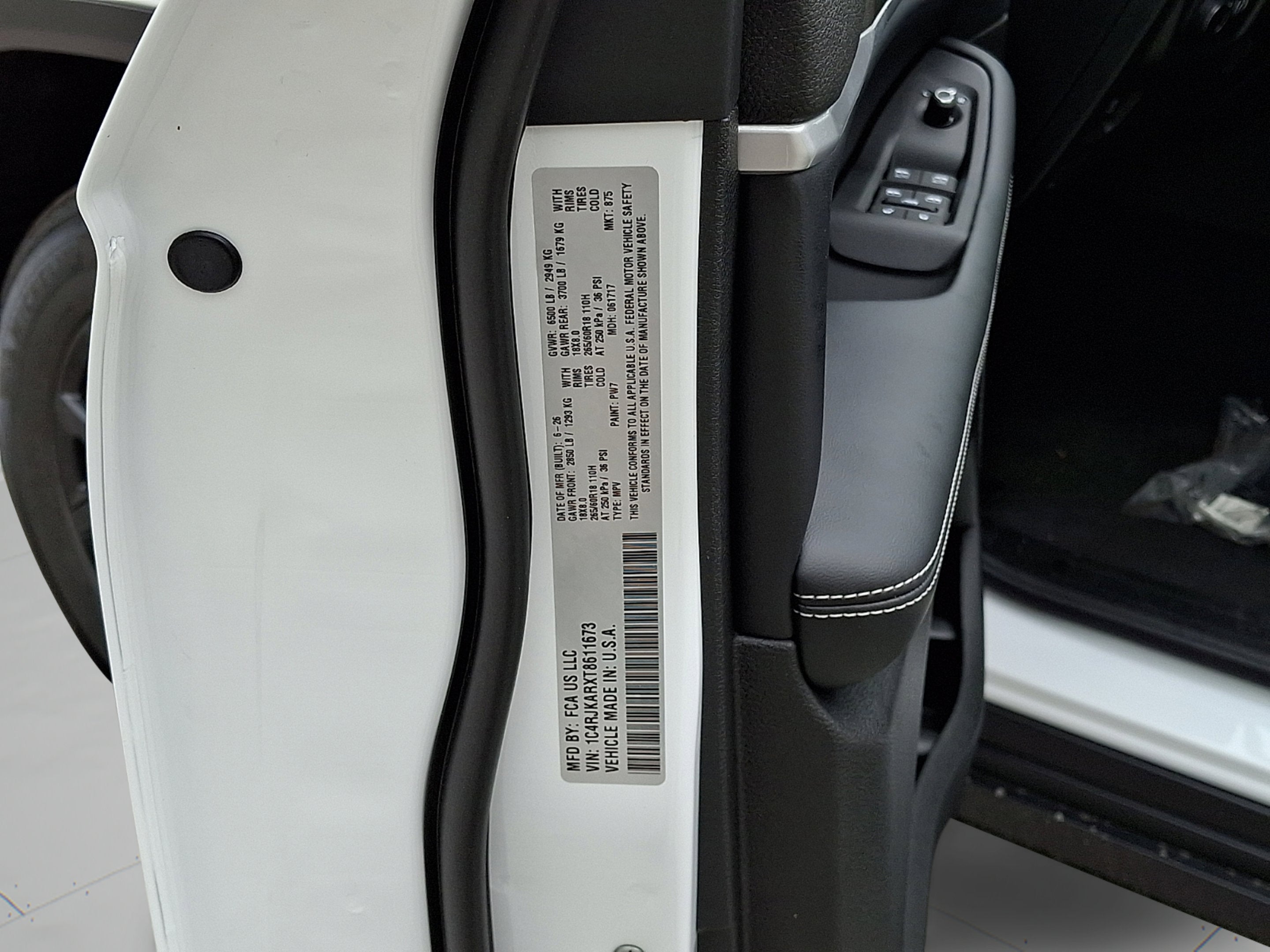 2026 Jeep Grand Cherokee GRAND CHEROKEE L LAREDO ALTITUDE 4X4