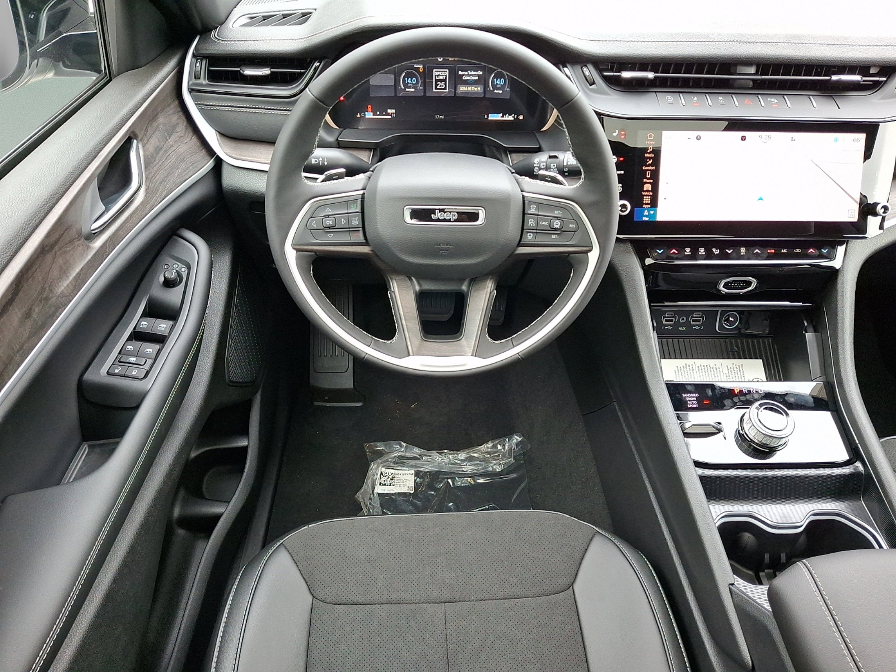 2026 Jeep Grand Cherokee GRAND CHEROKEE L LAREDO ALTITUDE 4X4