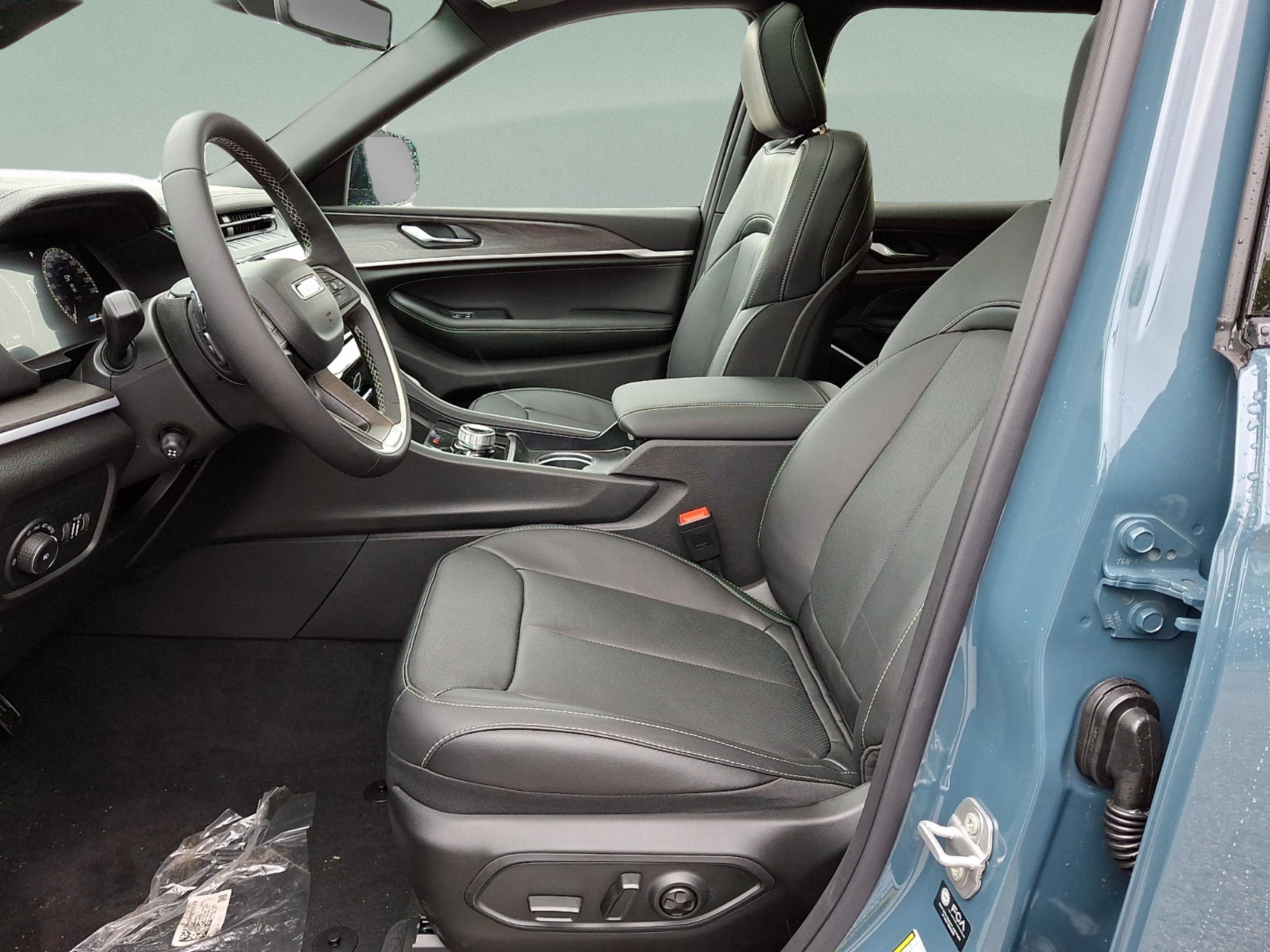 2026 Jeep Grand Cherokee GRAND CHEROKEE L LIMITED RESERVE 4X4