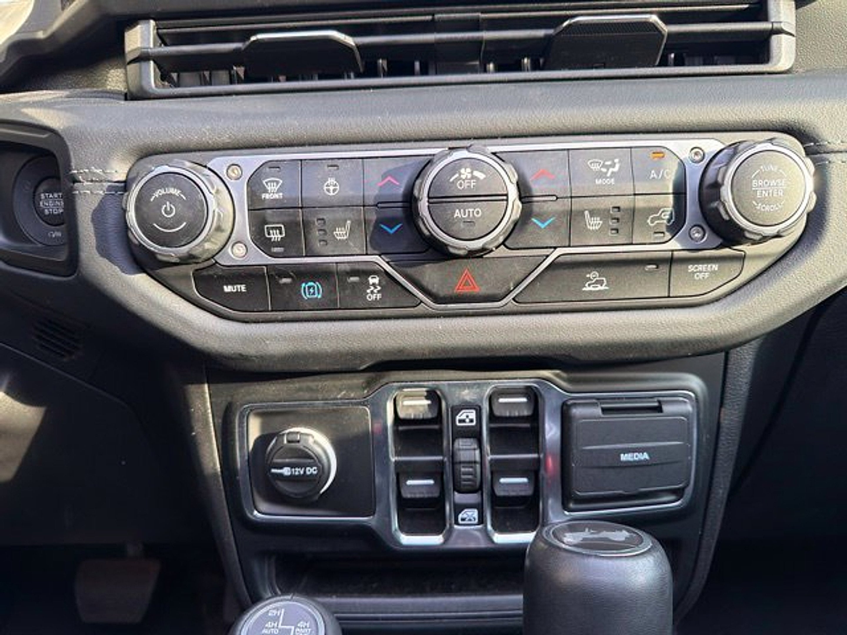 2024 Jeep Wrangler 4xe Sahara 4xe