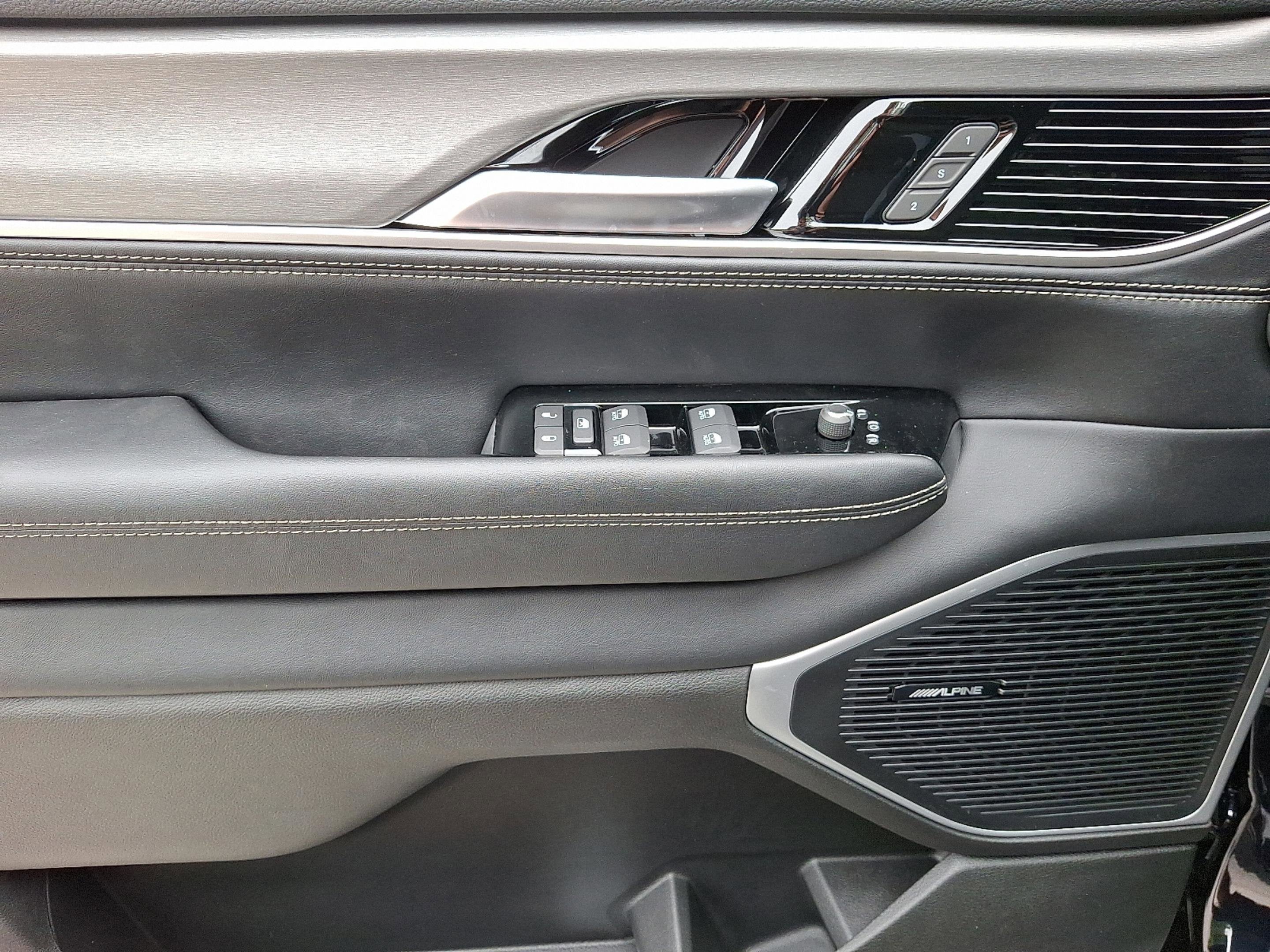 2025 Jeep Wagoneer WAGONEER CARBIDE 4X4