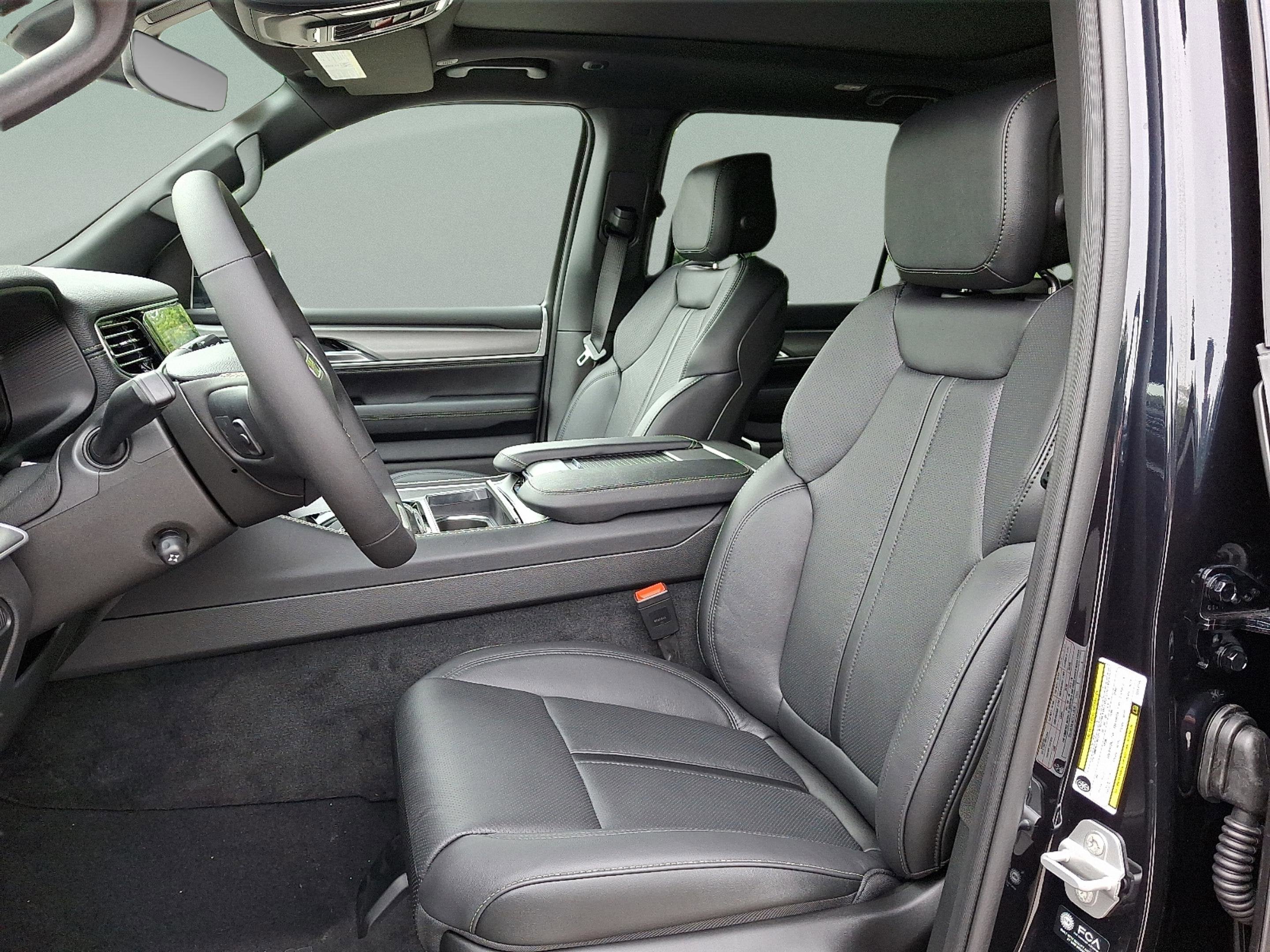 2025 Jeep Wagoneer WAGONEER CARBIDE 4X4