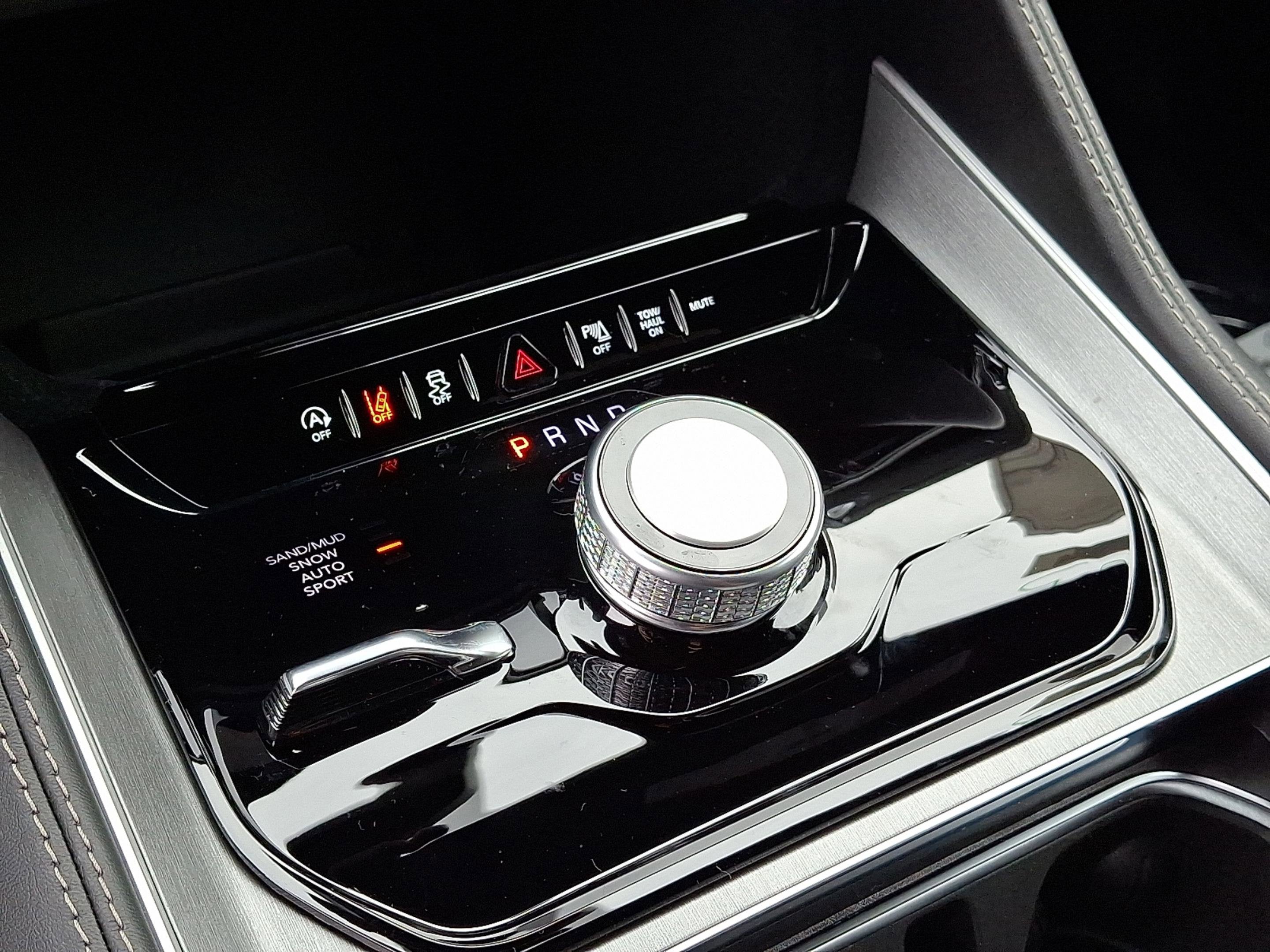 2025 Jeep Wagoneer WAGONEER CARBIDE 4X4