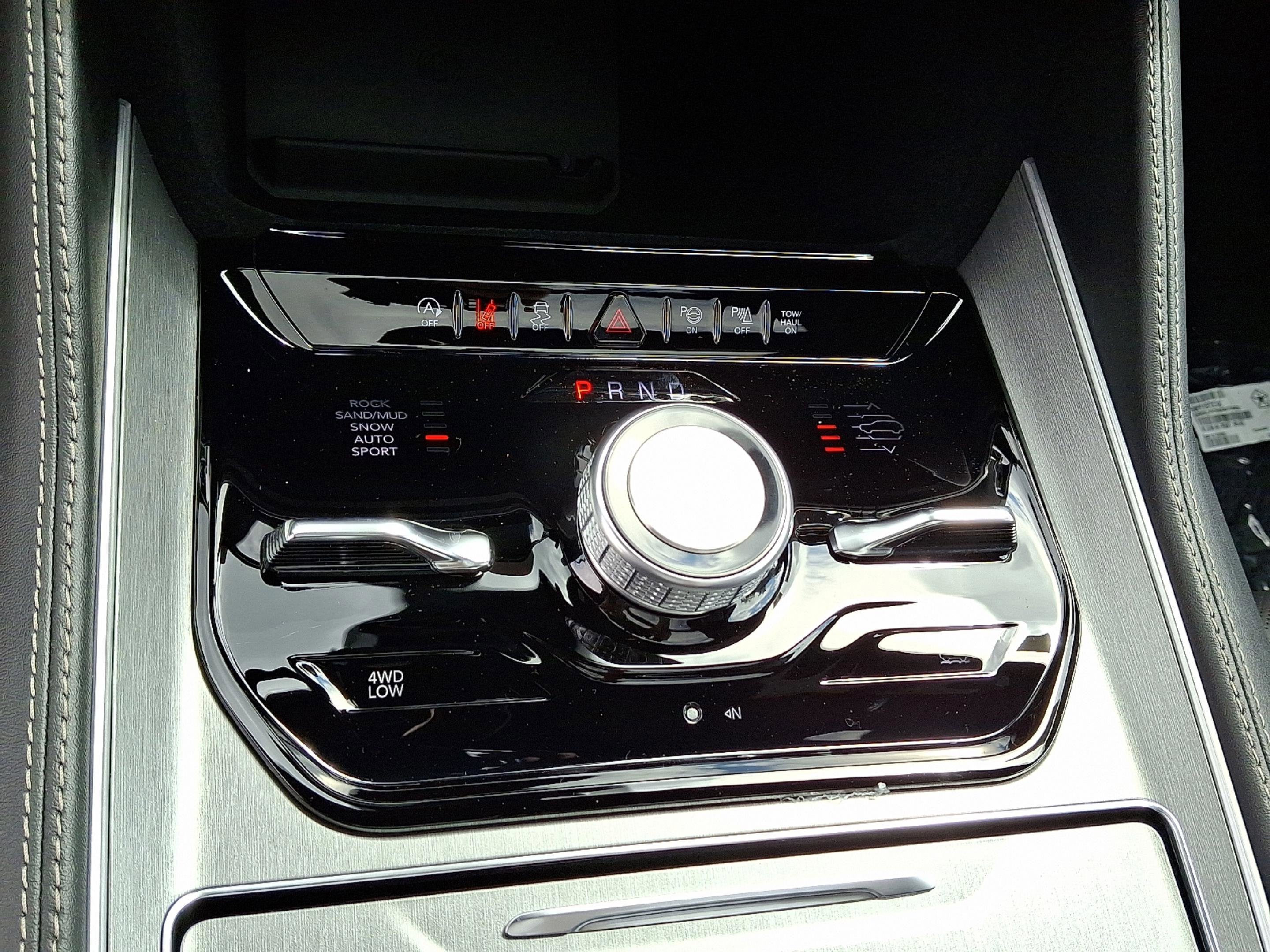 2025 Jeep Wagoneer WAGONEER OVERLAND 4X4