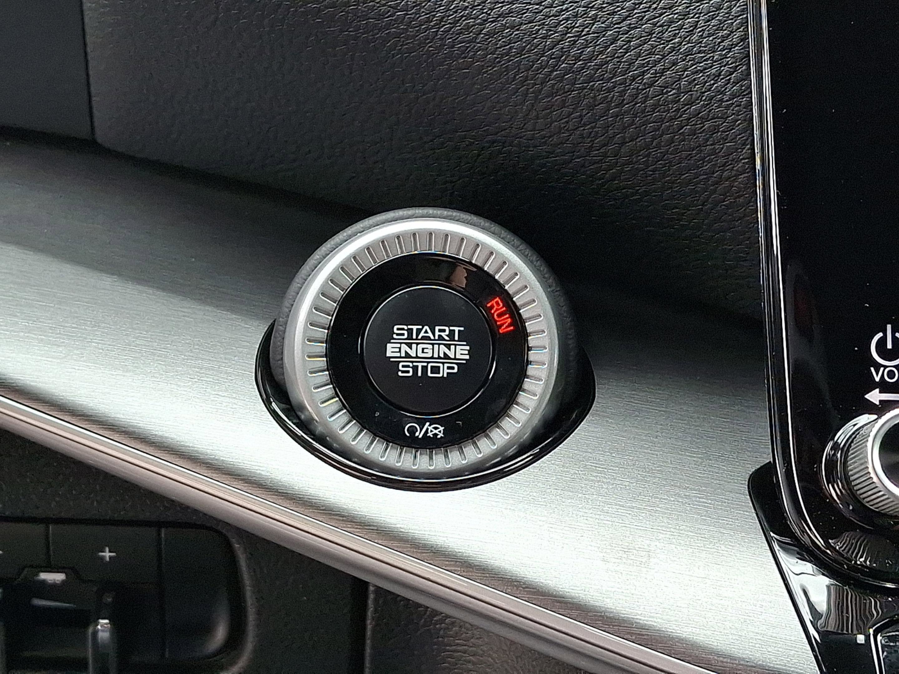 2025 Jeep Wagoneer WAGONEER OVERLAND 4X4