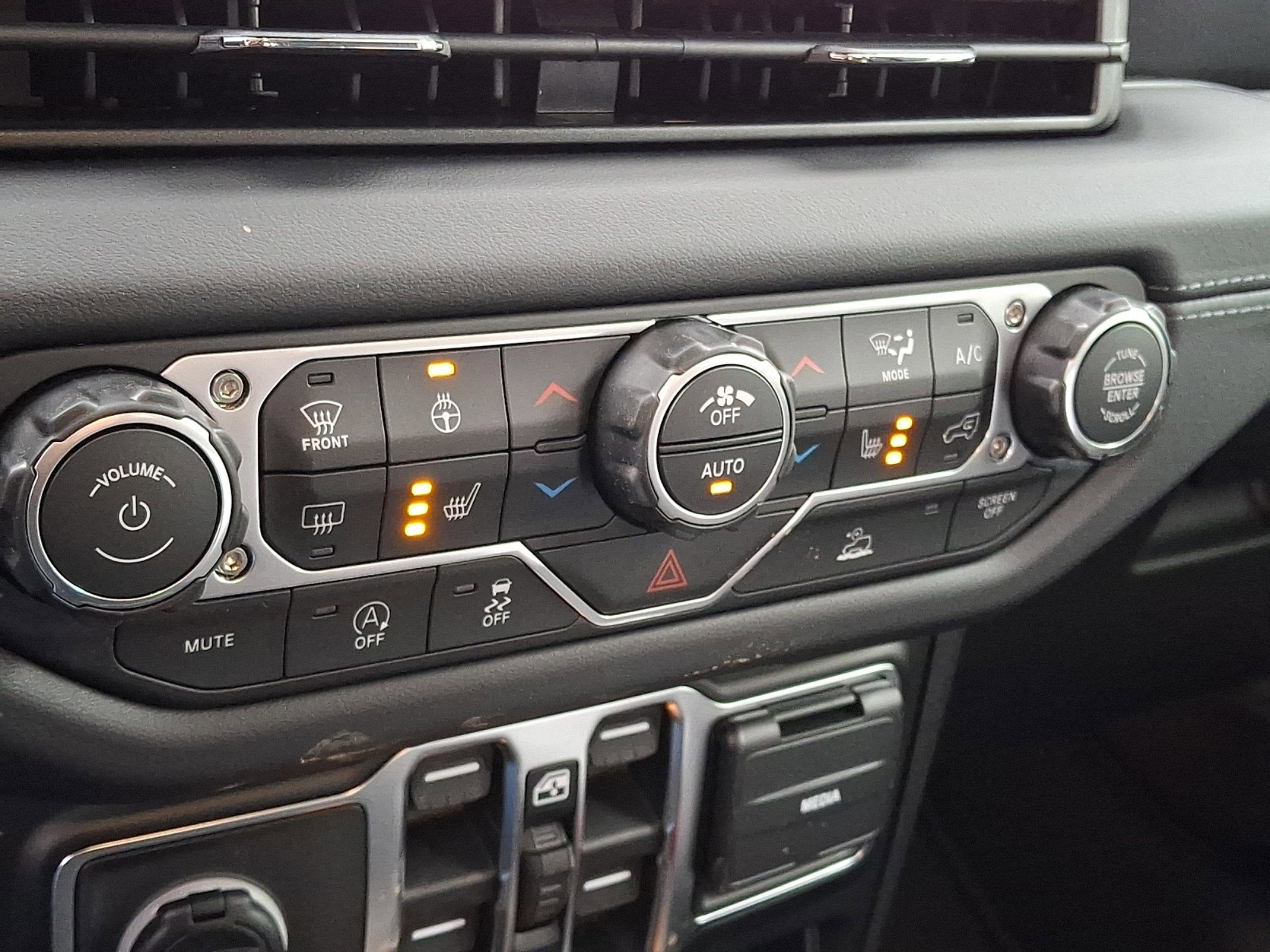 2026 Jeep Gladiator GLADIATOR SAHARA 4X4