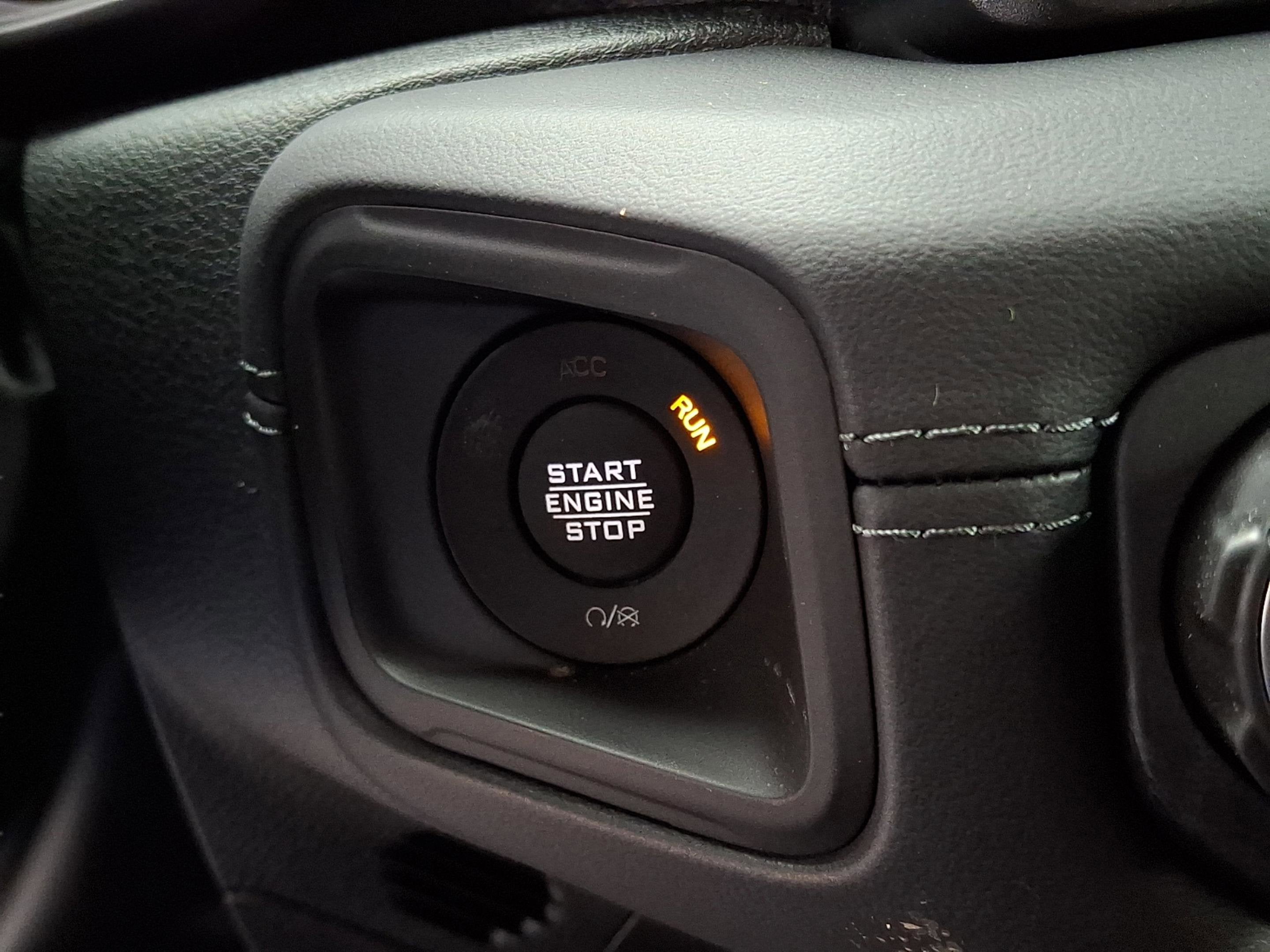 2026 Jeep Gladiator GLADIATOR SAHARA 4X4