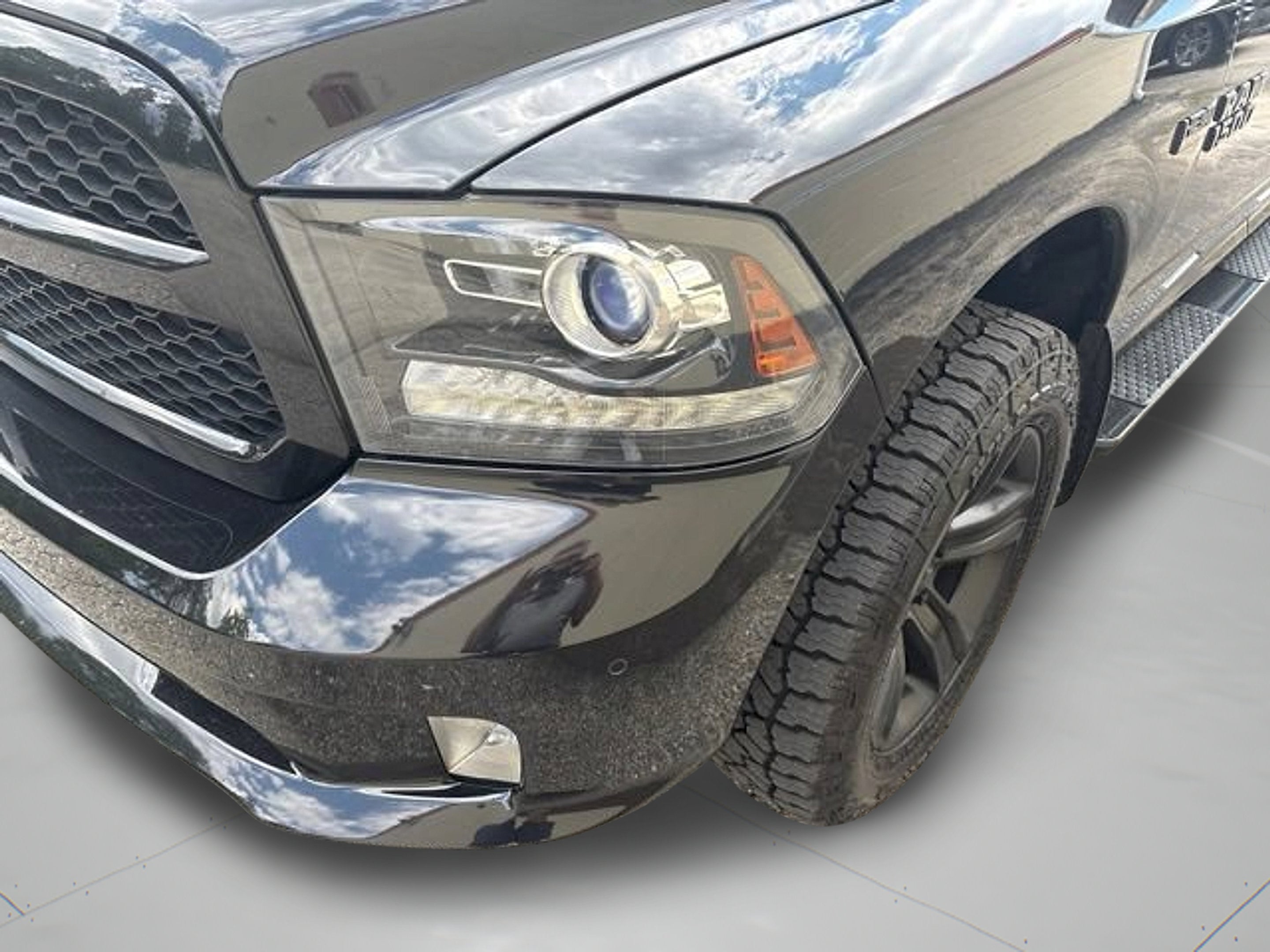 2018 RAM 1500 Night Crew Cab 4x4 5'7' Box