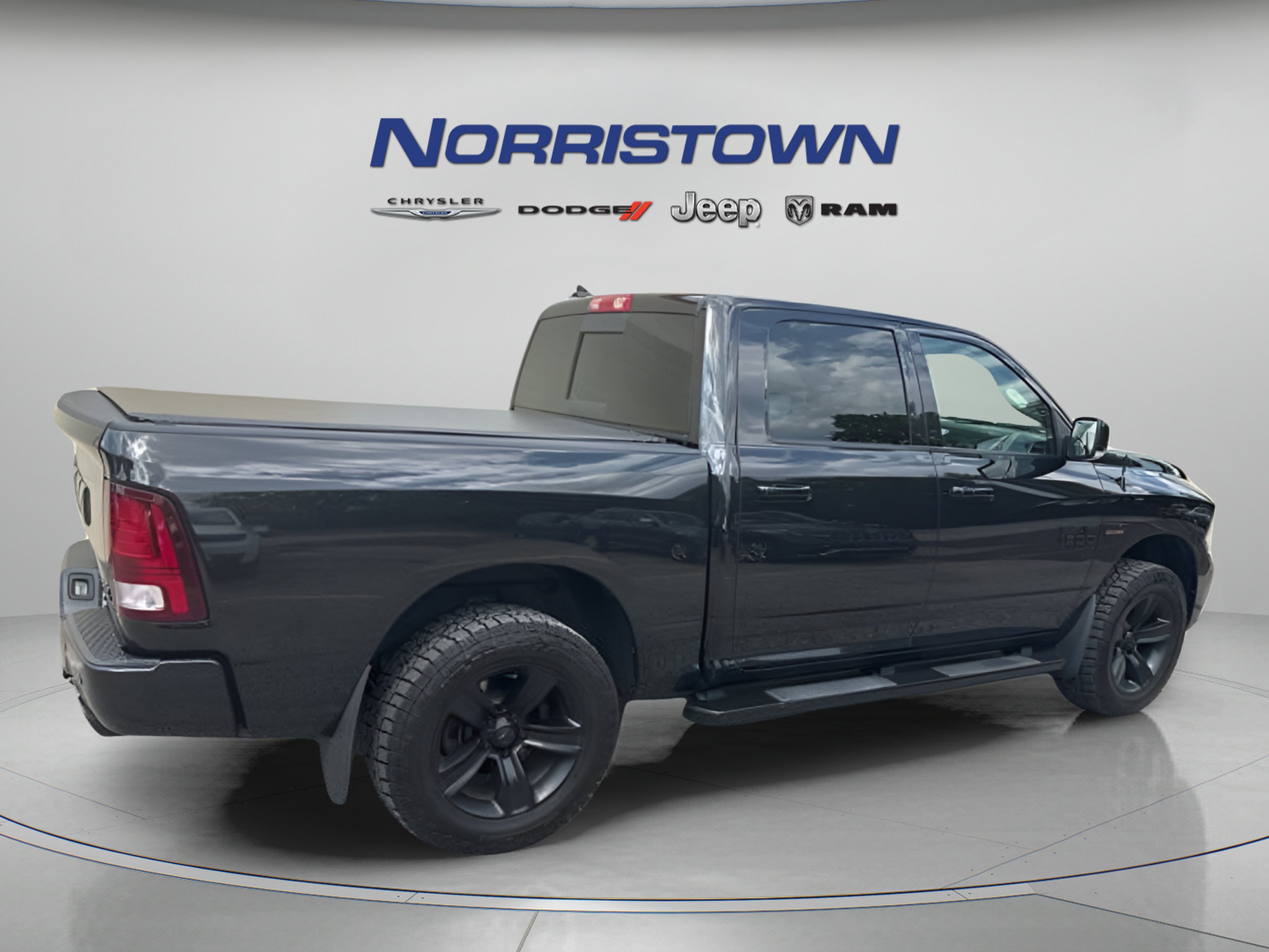 2018 RAM 1500 Night Crew Cab 4x4 5'7' Box