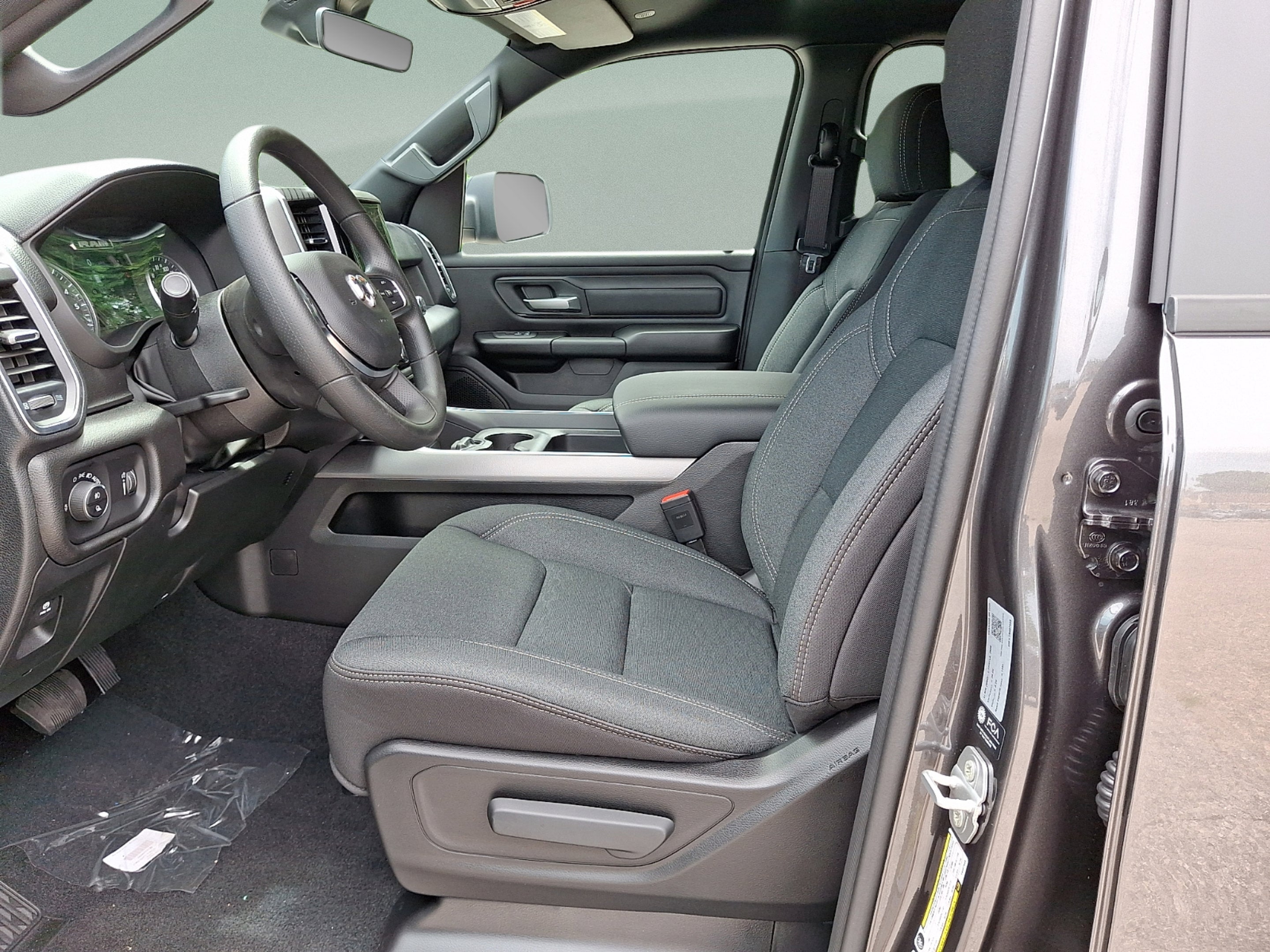 2026 RAM Ram 1500 RAM 1500 EXPRESS QUAD CAB 4X4 6'4' BOX
